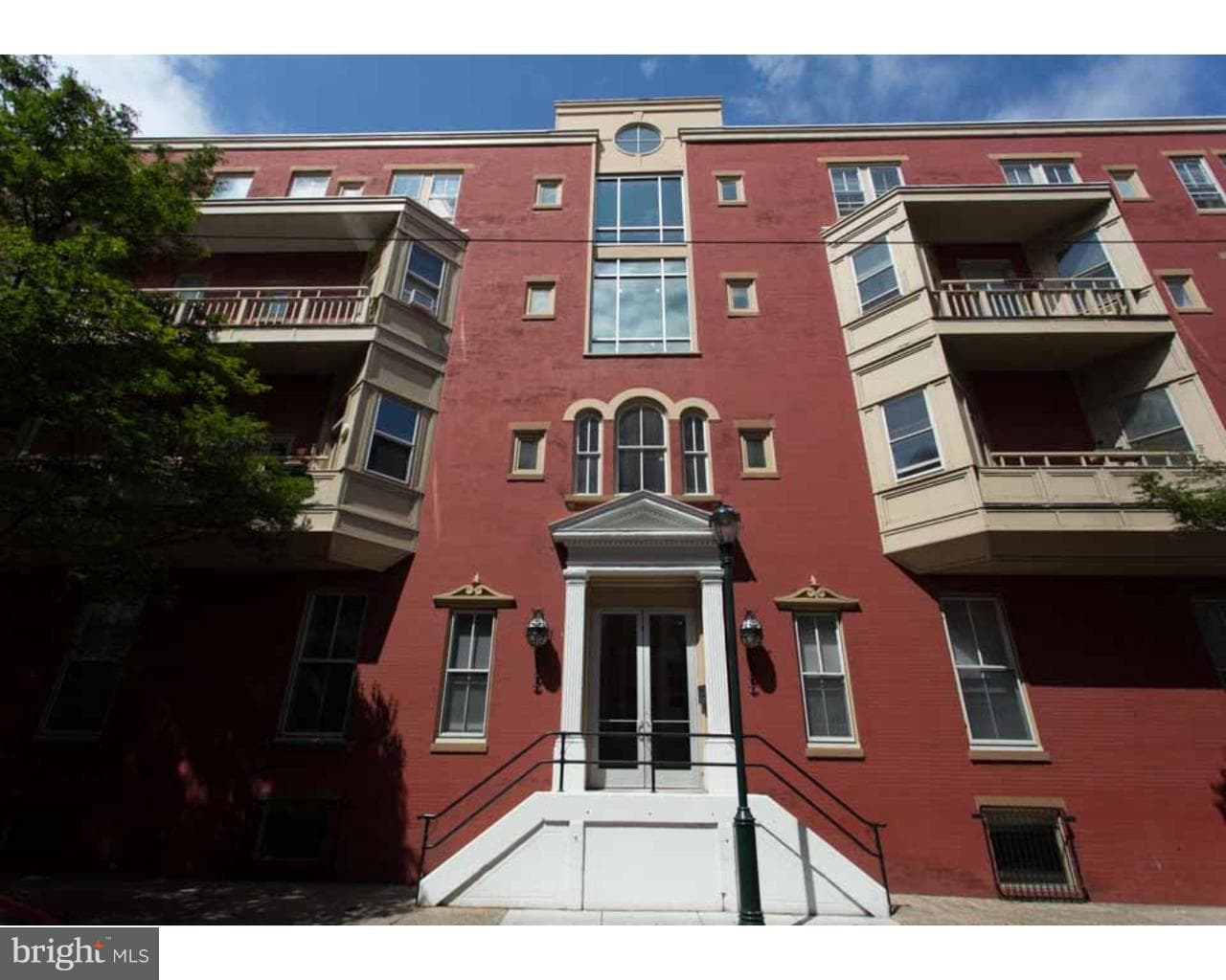 1100 Spruce St #2r, Philadelphia, PA 19107