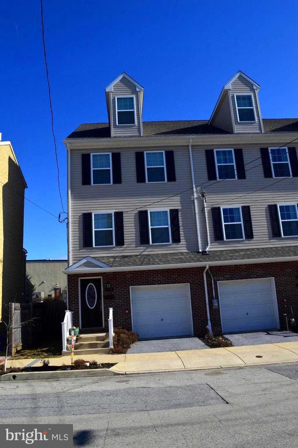 327 S Adams St, West Chester, PA 19382