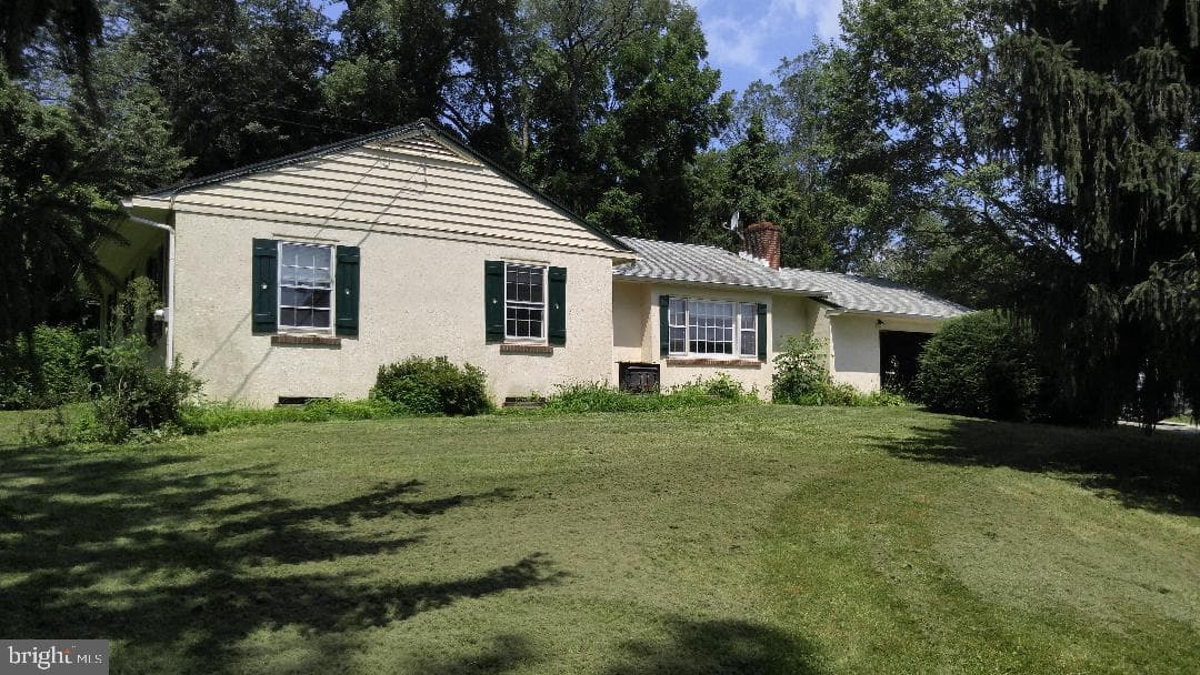 1069 Wawaset Rd, Kennett Square, PA 19348