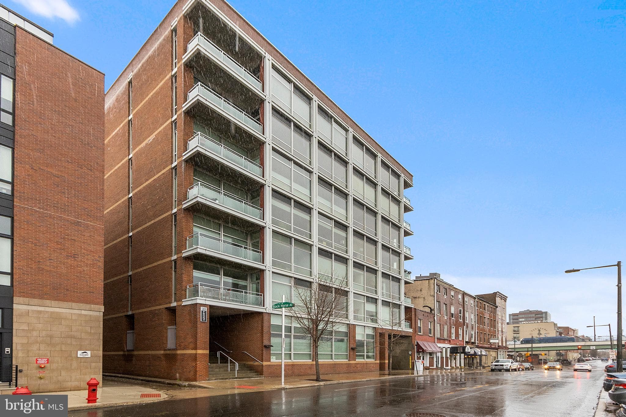 22 S Front St #204, Philadelphia, PA 19106