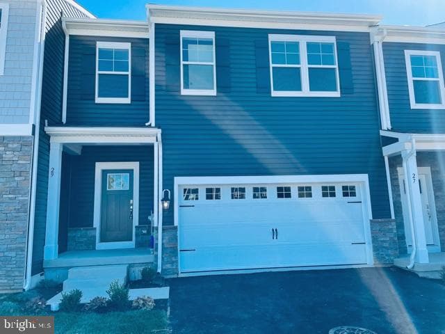 29 Hummingbird Ln, Phoenixville, PA 19460