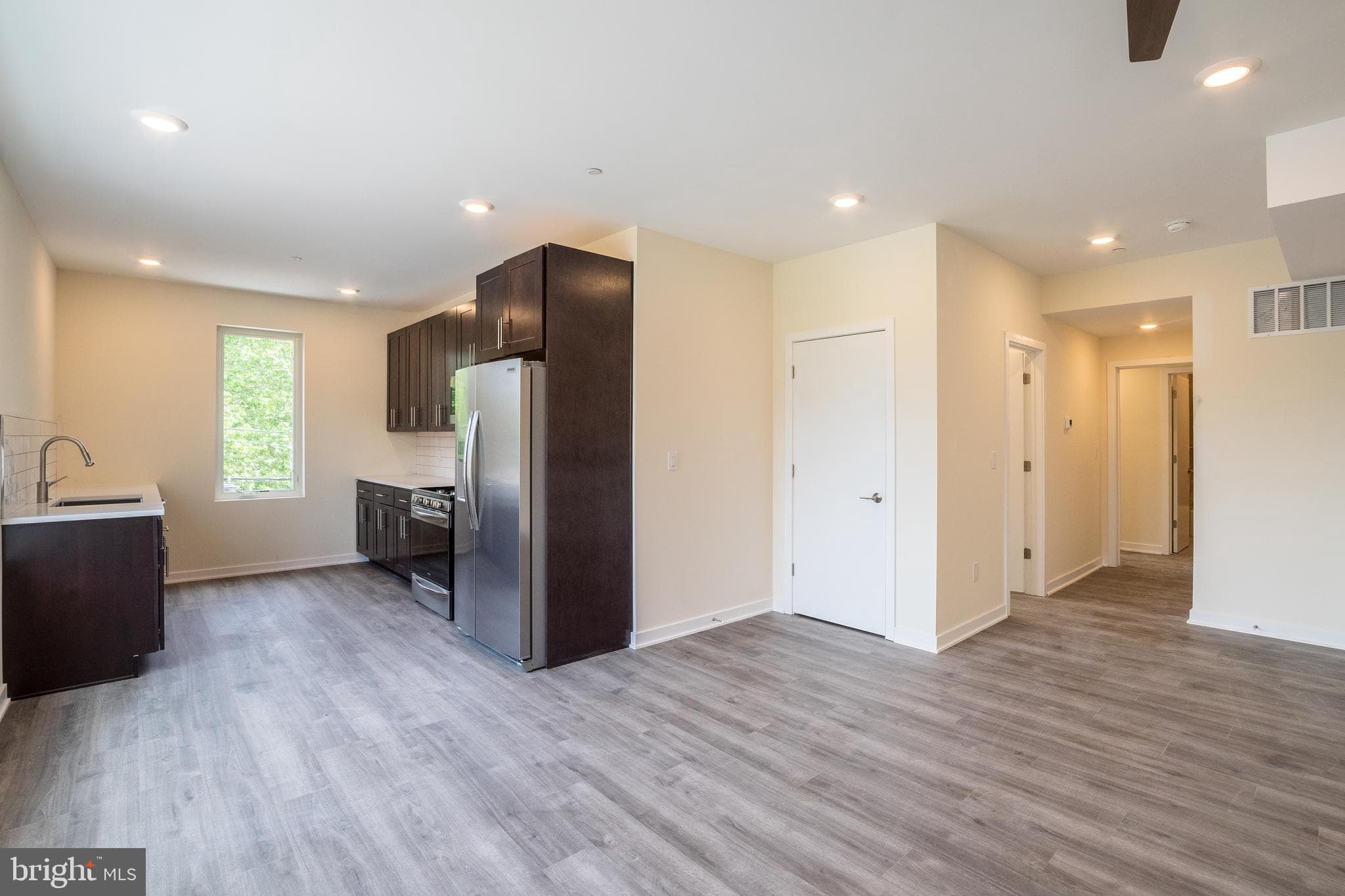 1300 S 24th St #unit D2, Philadelphia, PA 19146