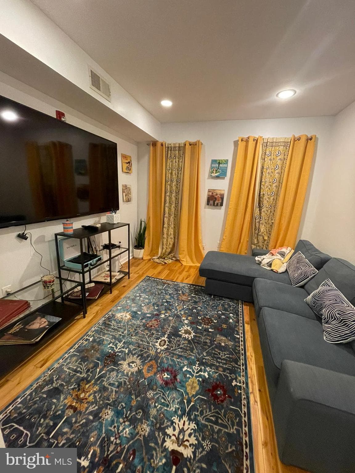 217 W Girard Ave #2, Philadelphia, PA 19123