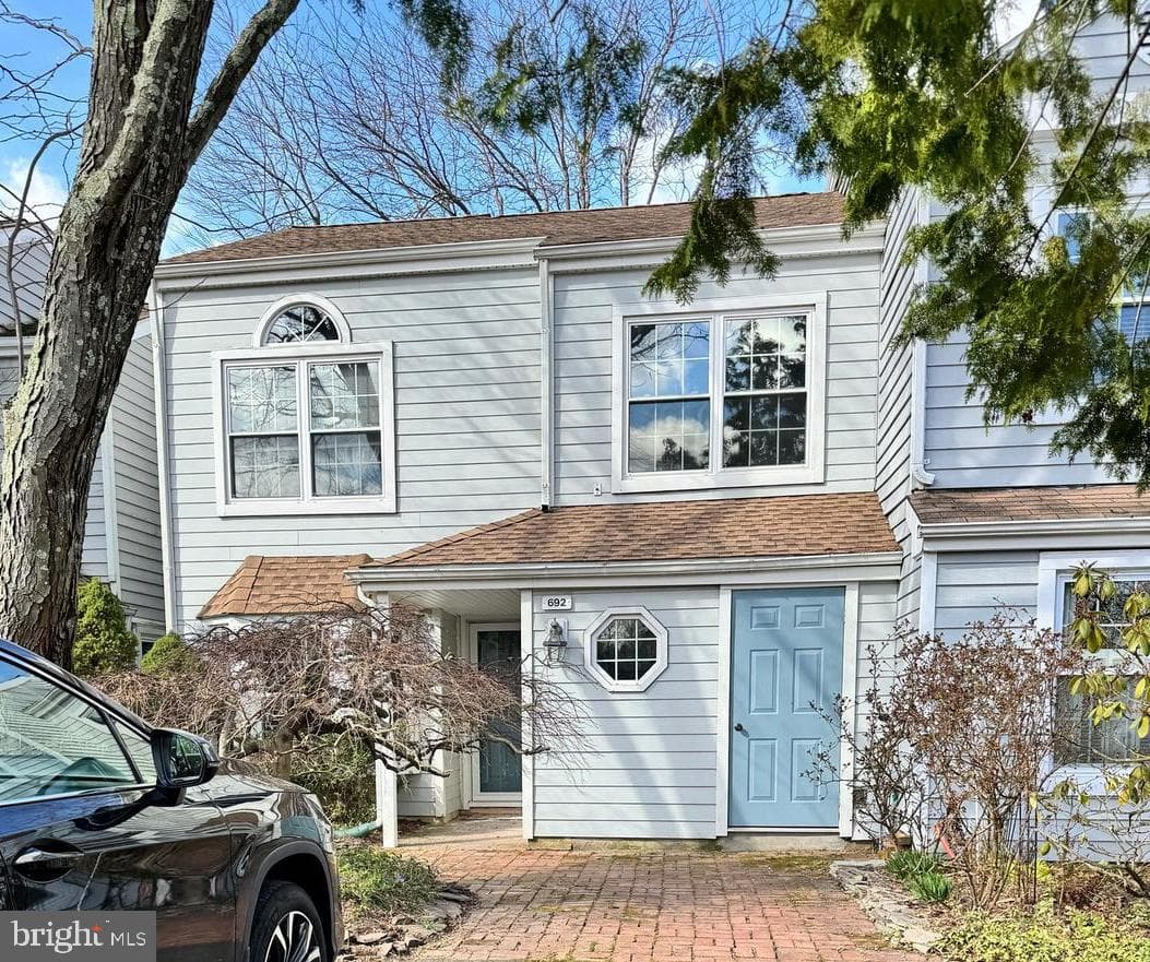 692 Danbury Ct, Newtown, PA 18940