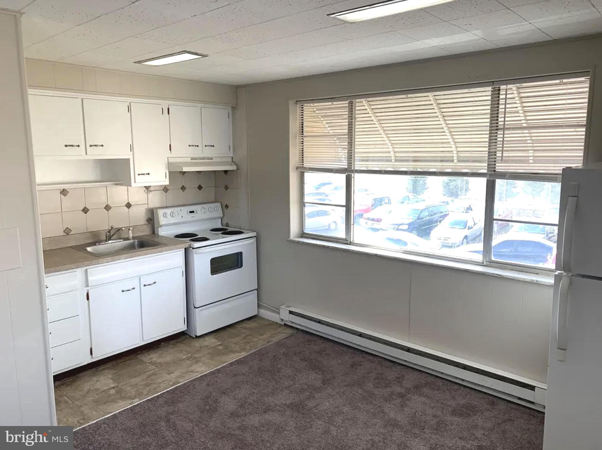 1310 4th Ave #2, Essington, PA 19029