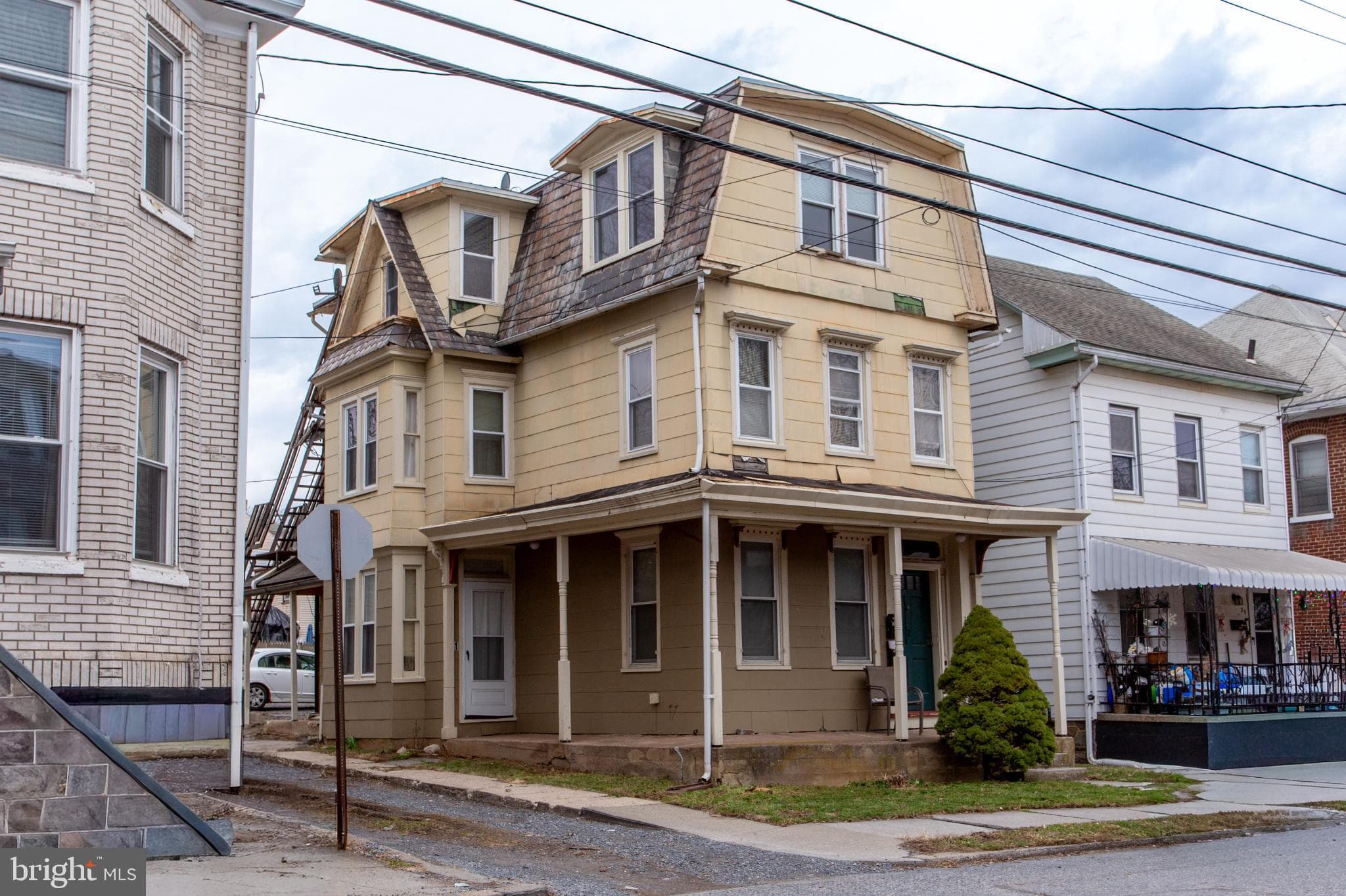 37 S 13th St #apt 3, Easton, PA 18042