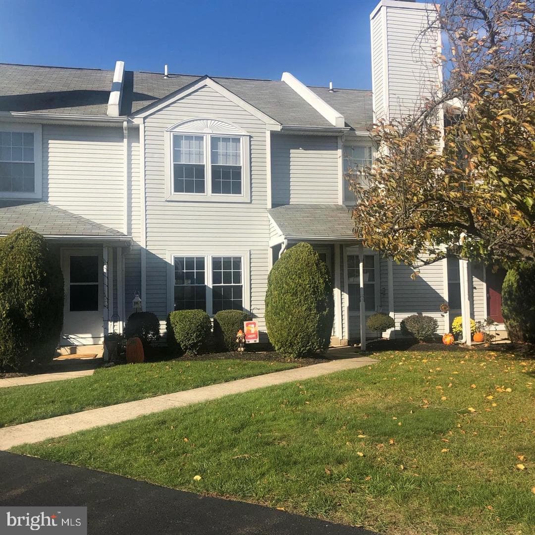 52 Stockton Ct, Newtown, PA 18940