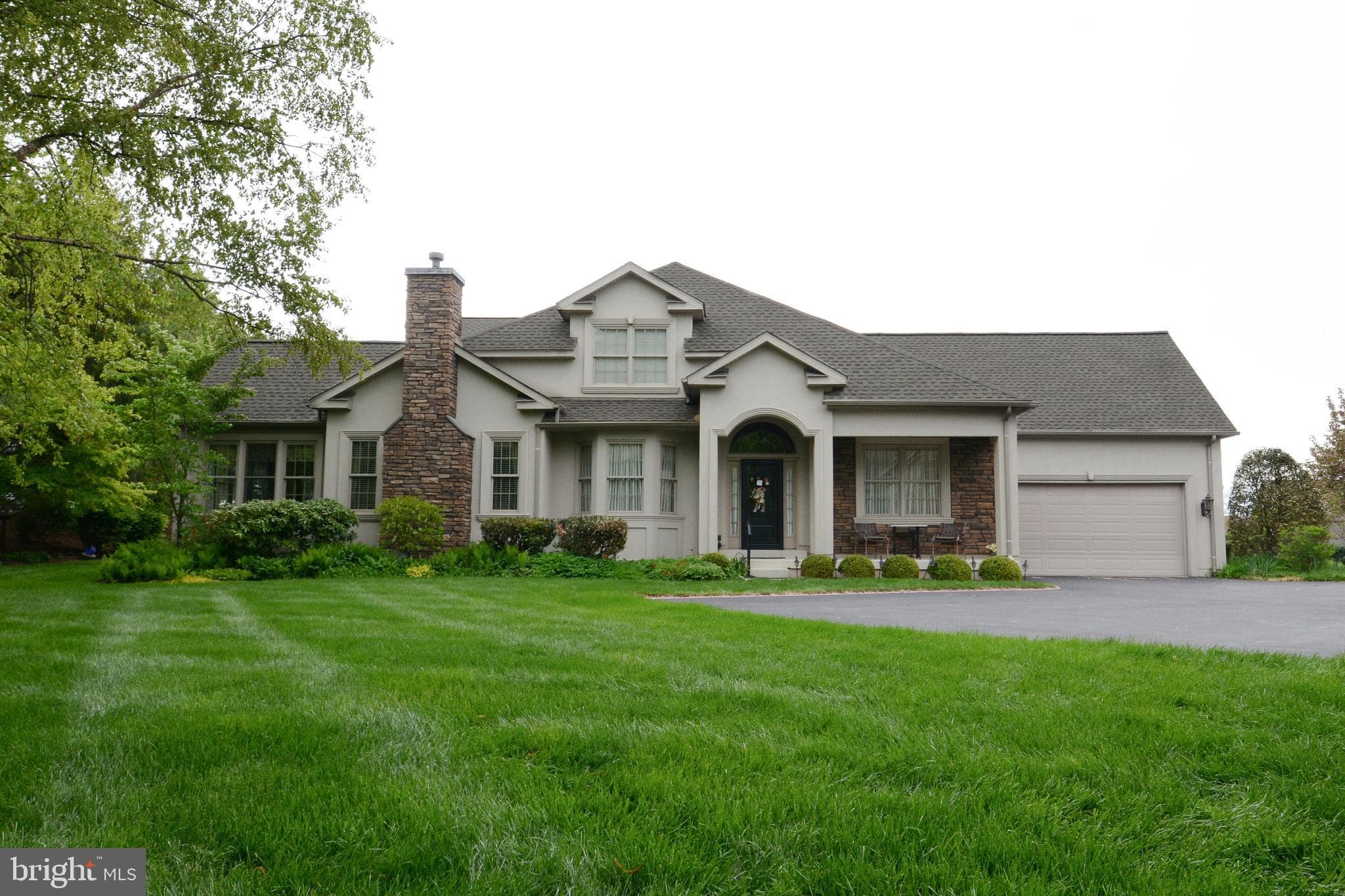 271 Country Club Dr, Telford, PA 18969