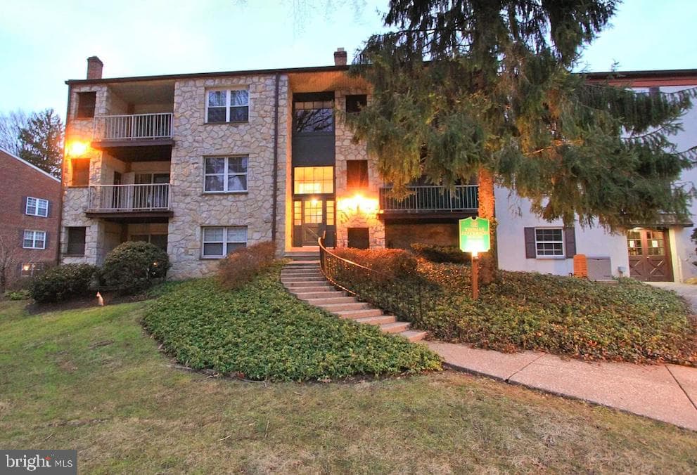414 Drummers Ln #414, Wayne, PA 19087