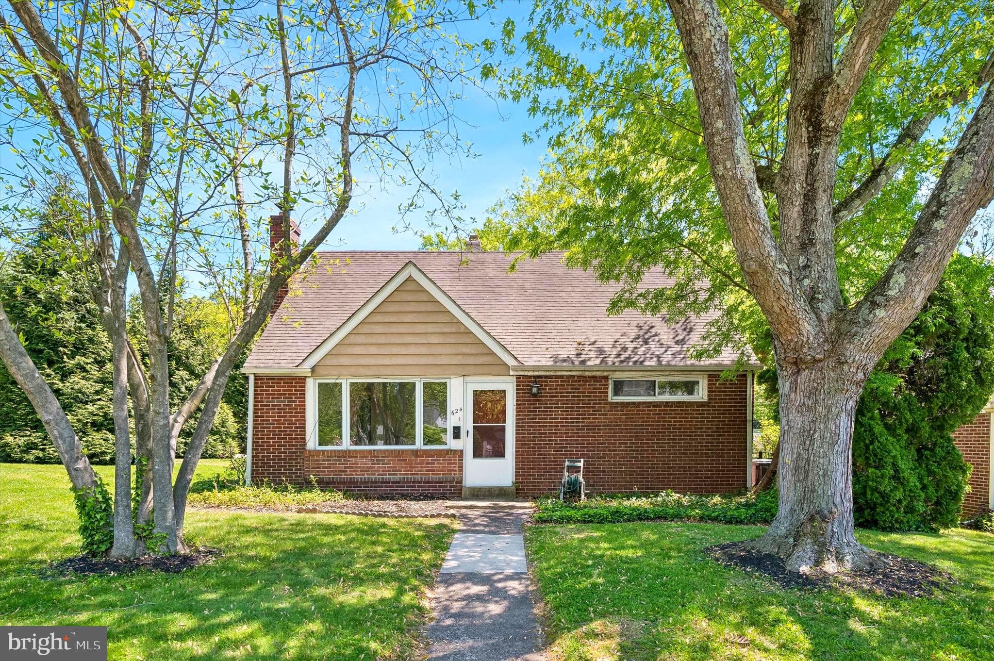 624 Cresson Ln, Morton, PA 19070