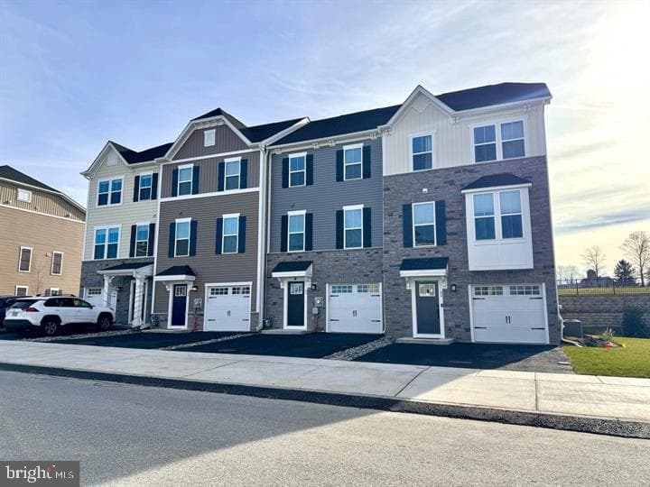66 Glory Maple Ln, Downingtown, PA 19335