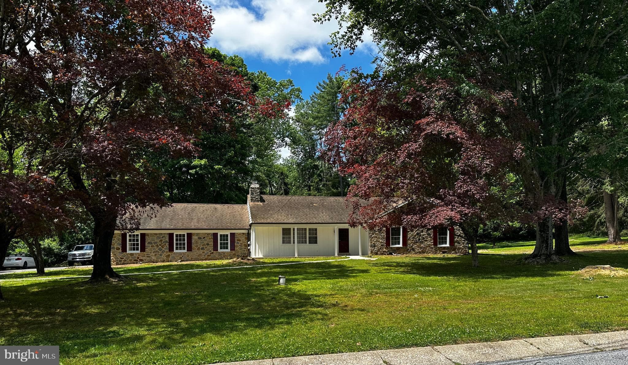 4 Smedley Dr, Newtown Square, PA 19073
