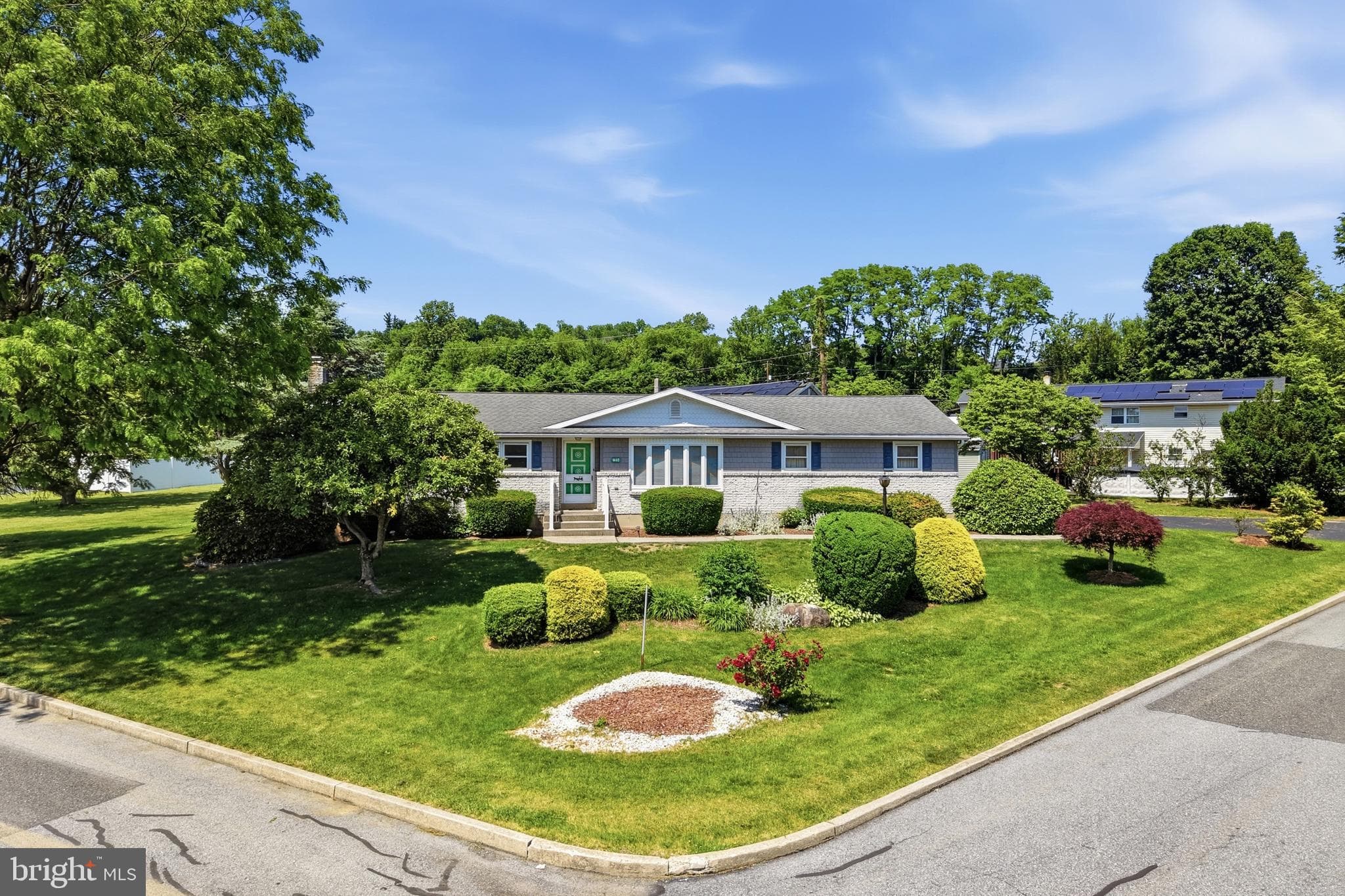 945 Williams Ave, Walnutport, PA 18088