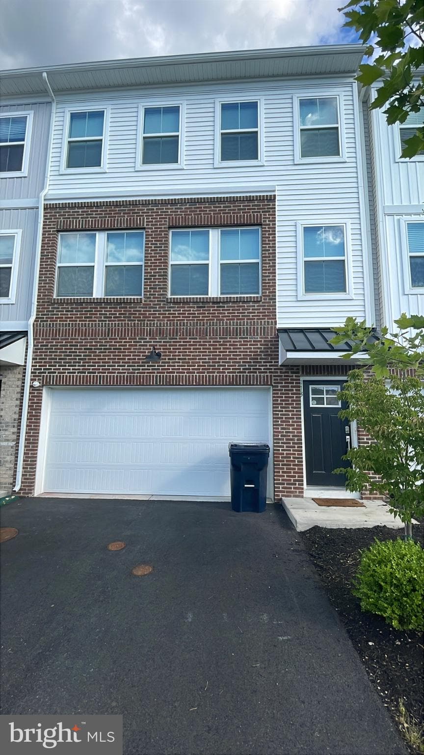 113 Four Leaf Dr, Downingtown, PA 19335