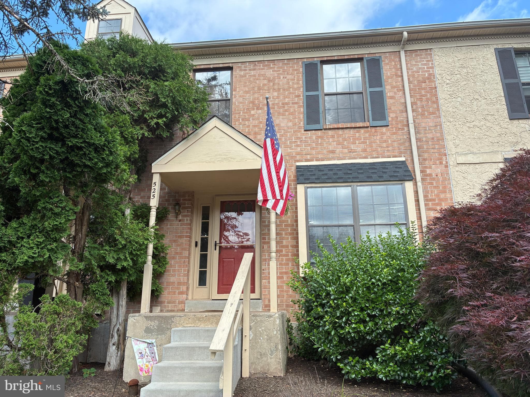 525 Bassett Ln, West Norriton, PA 19403
