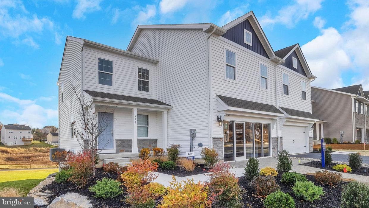 222 Winding Rd, Forks Township, PA 18040