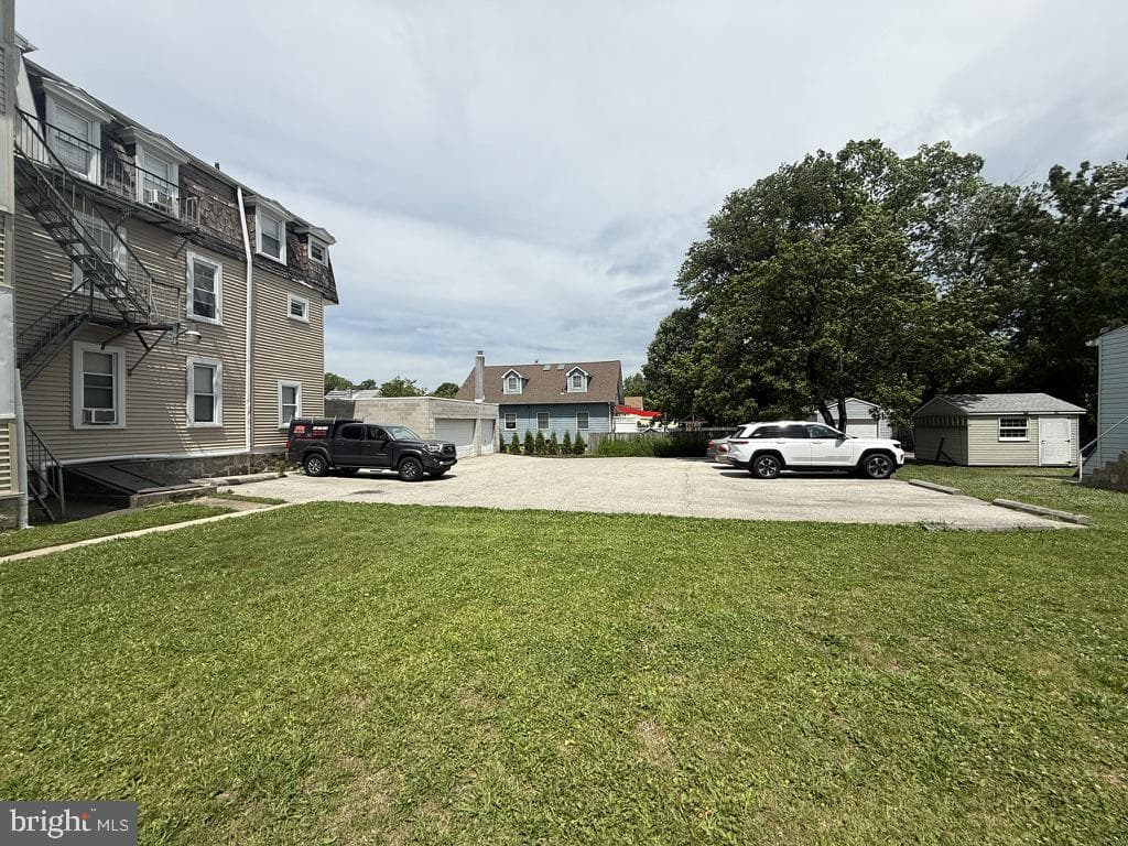 919 12th Ave #3b, Prospect Park, PA 19076