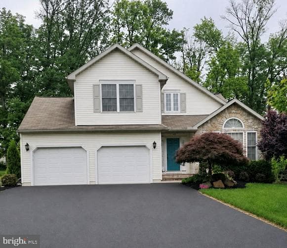 309 Woodbridge Ln, Douglassville, PA 19518
