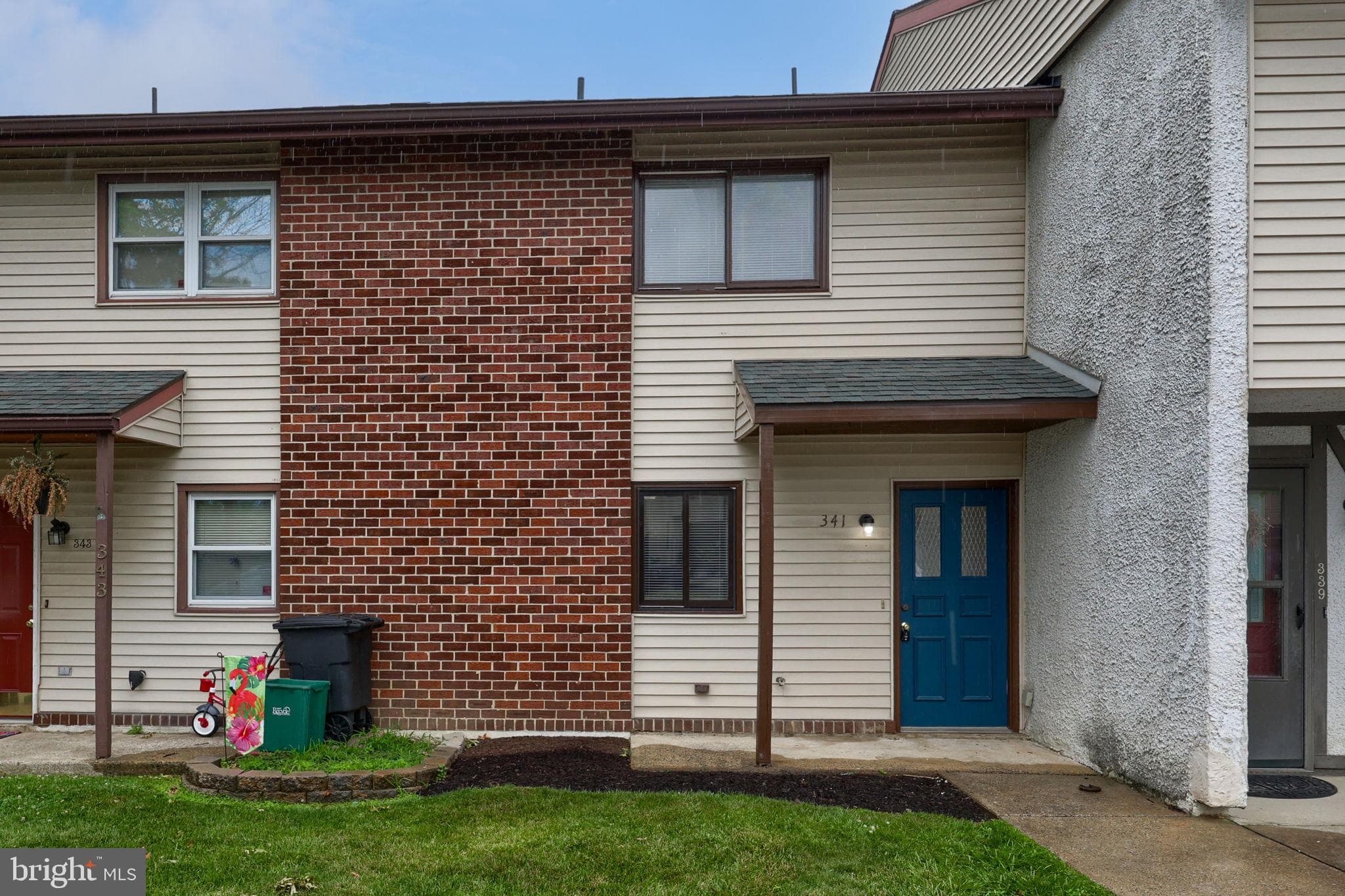 341 Greenland Dr, Lancaster, PA 17602