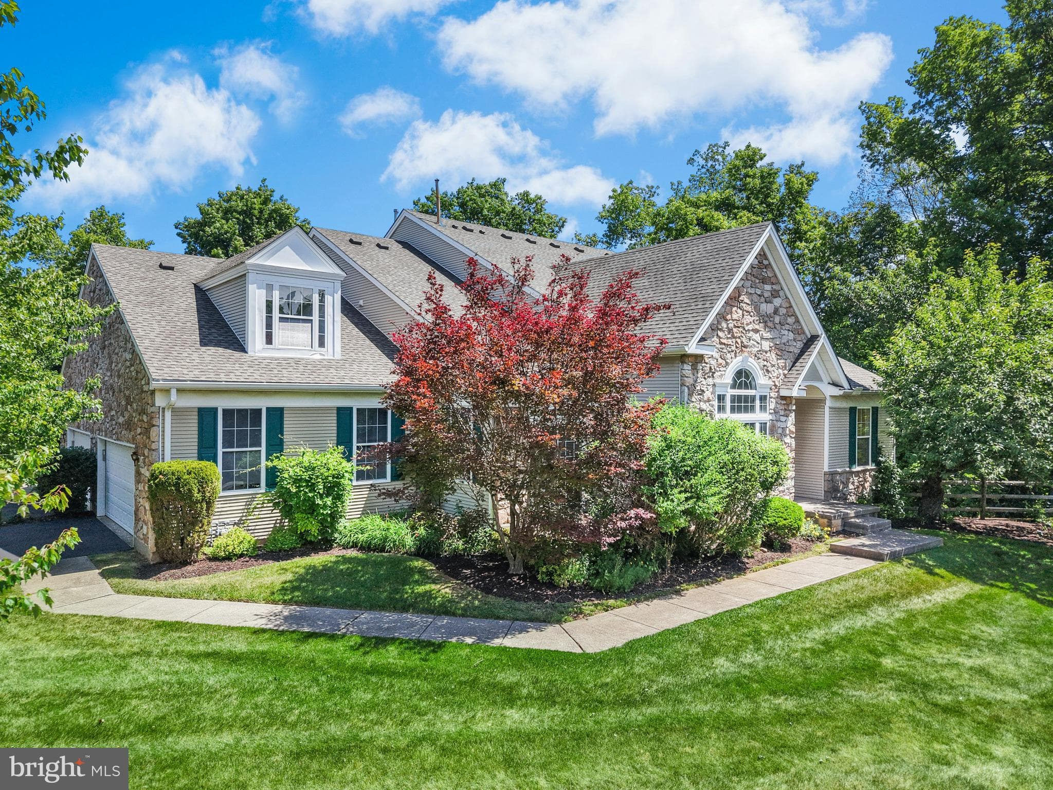 1871 Caryn Dr, Hellertown, PA 18055