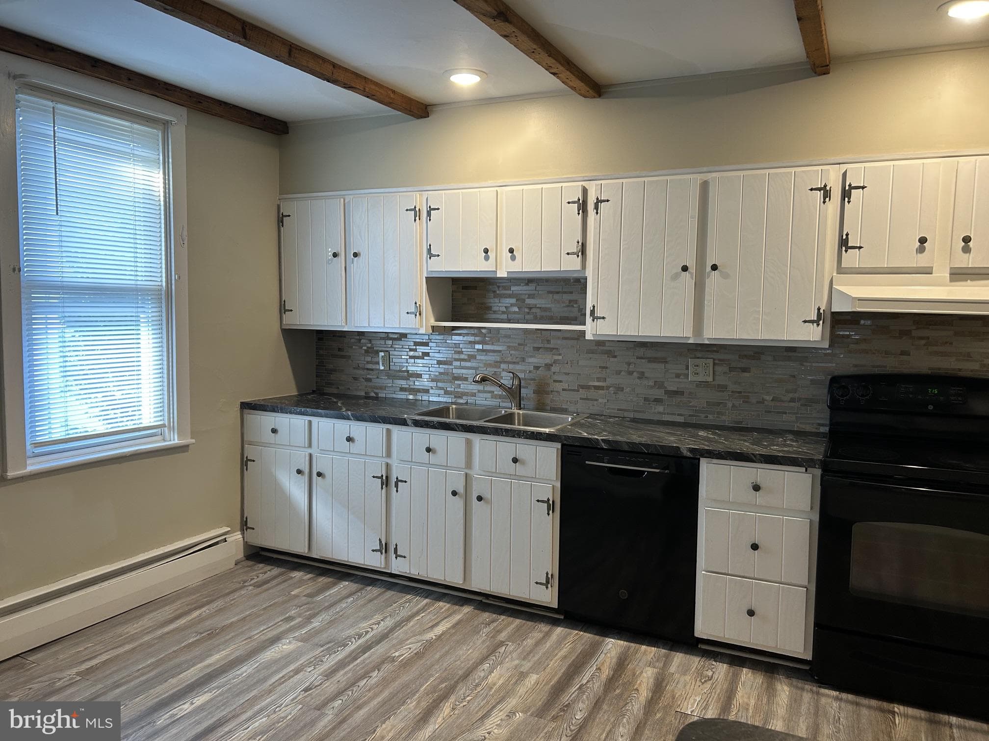 160 S Main St #b, Manheim, PA 17545