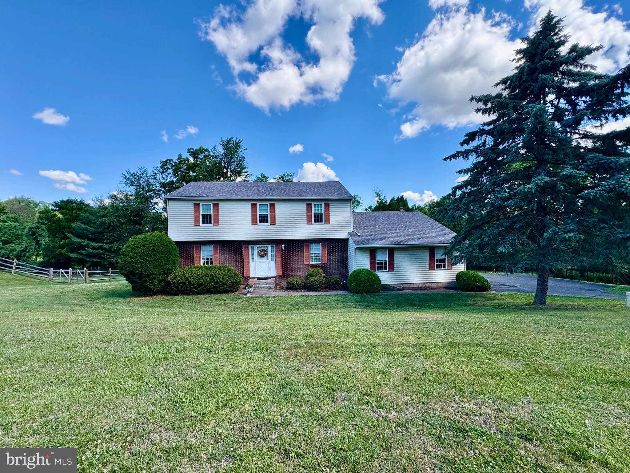 5705 Bel Air Dr, Coopersburg, PA 18036