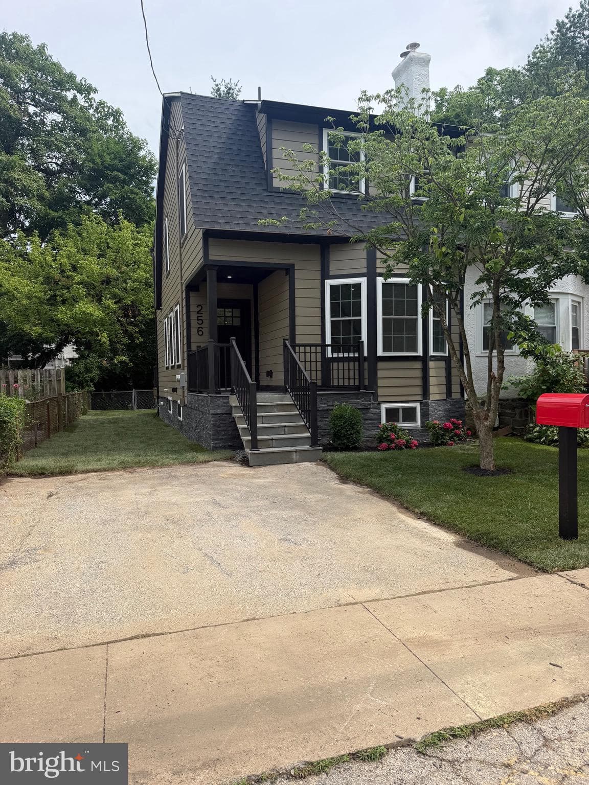 256 Willow Ave, Wayne, PA 19087