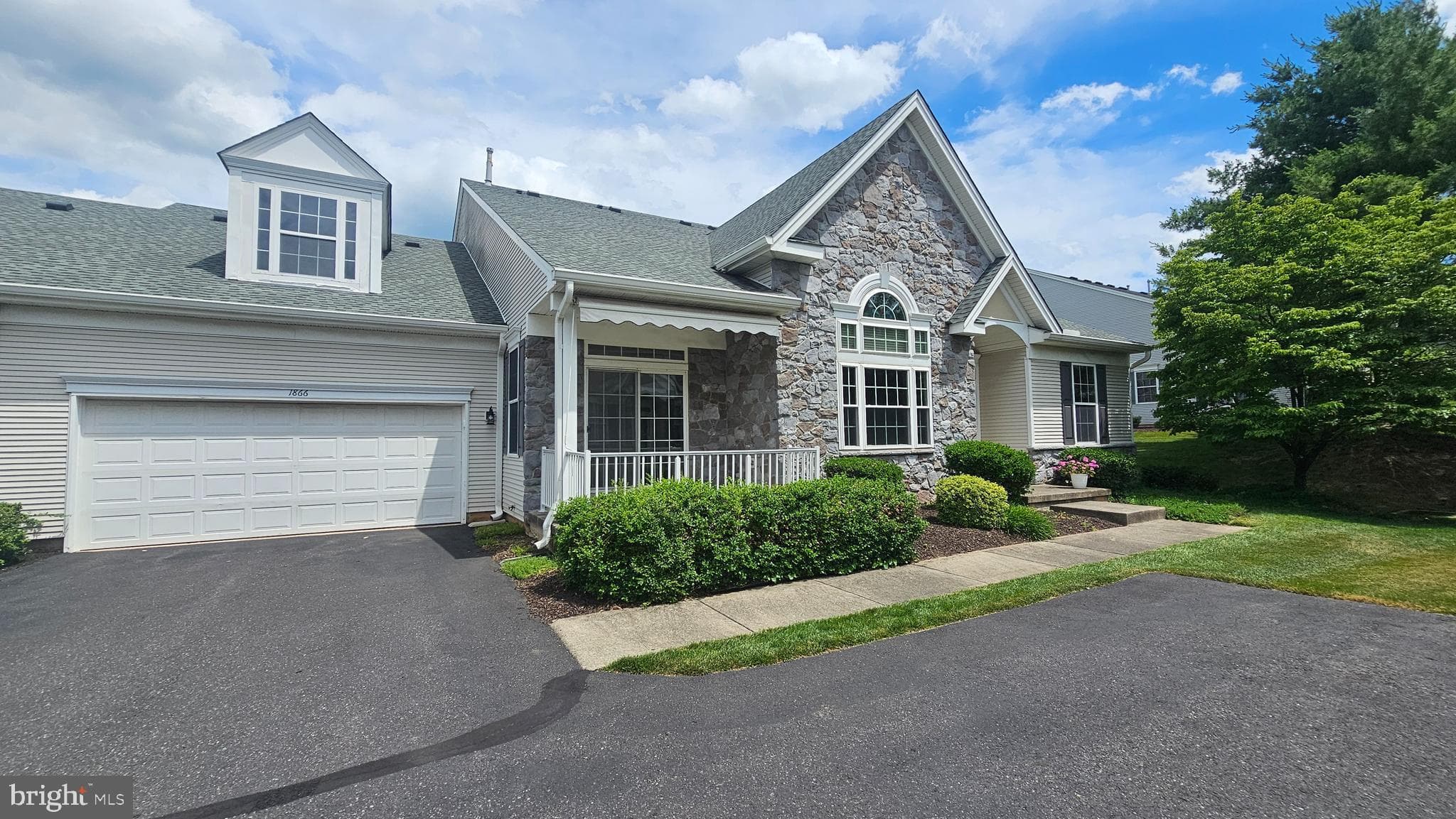 1866 Gregory Pl, Hellertown, PA 18055