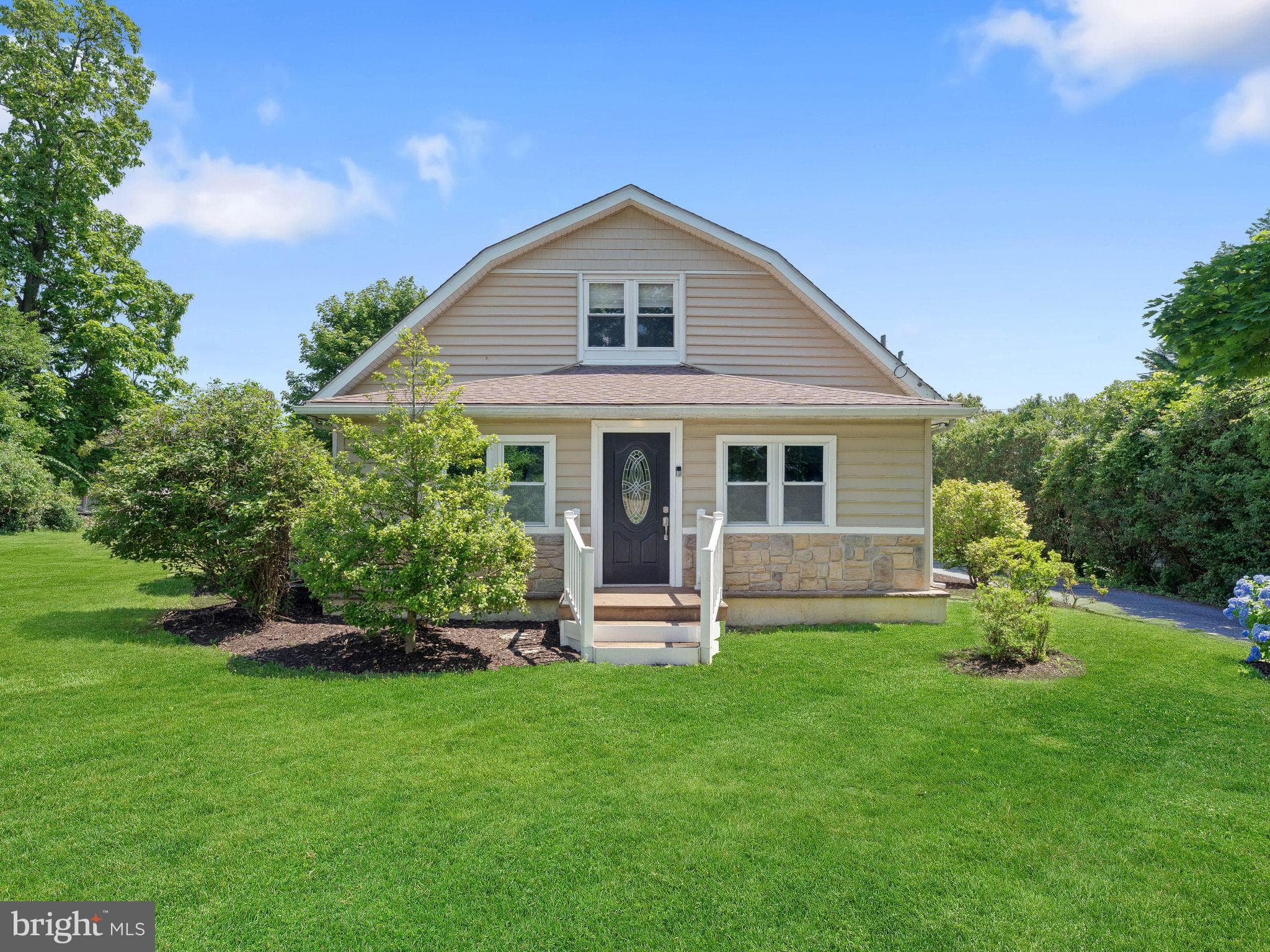 53 S New Middletown Rd, Media, PA 19063