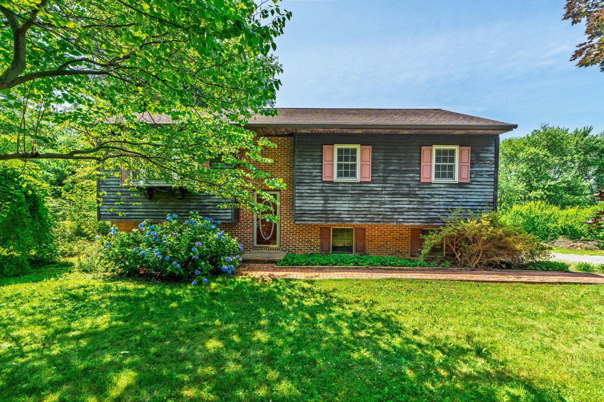 12 Buck Heights Rd, Holtwood, PA 17532