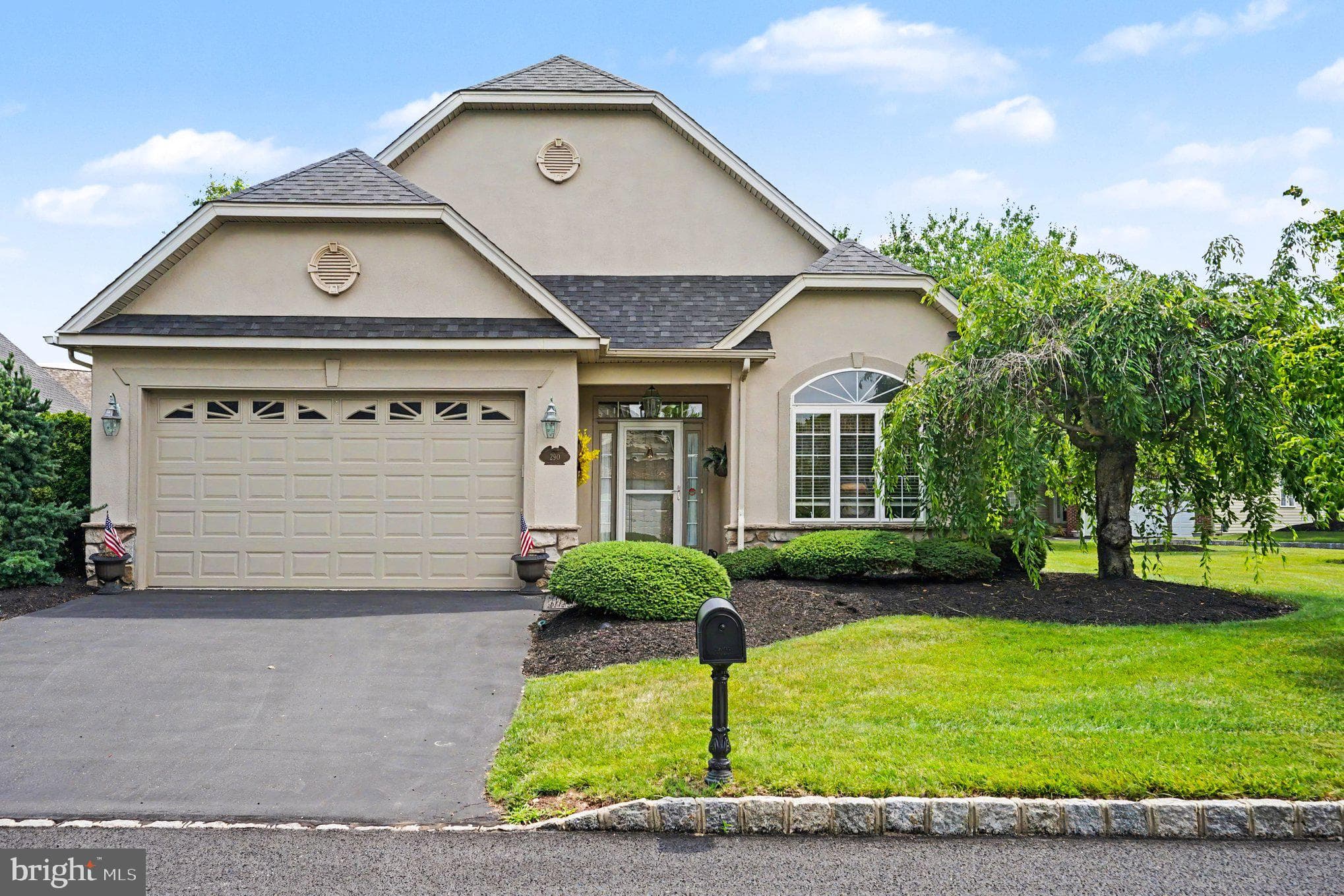 290 Kingsfield Dr, Souderton, PA 18964