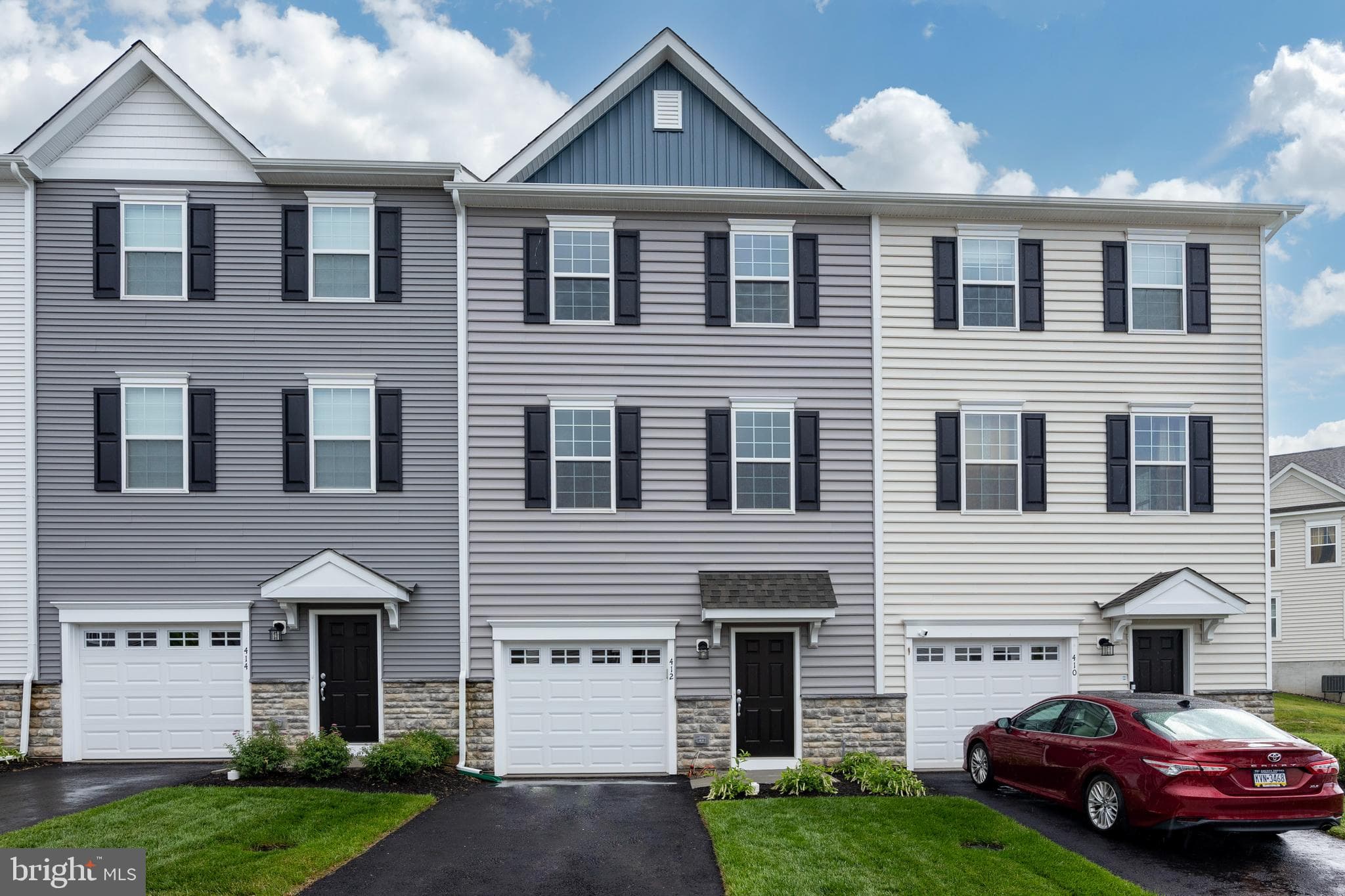 412 Ridgewood Dr, Royersford, PA 19468