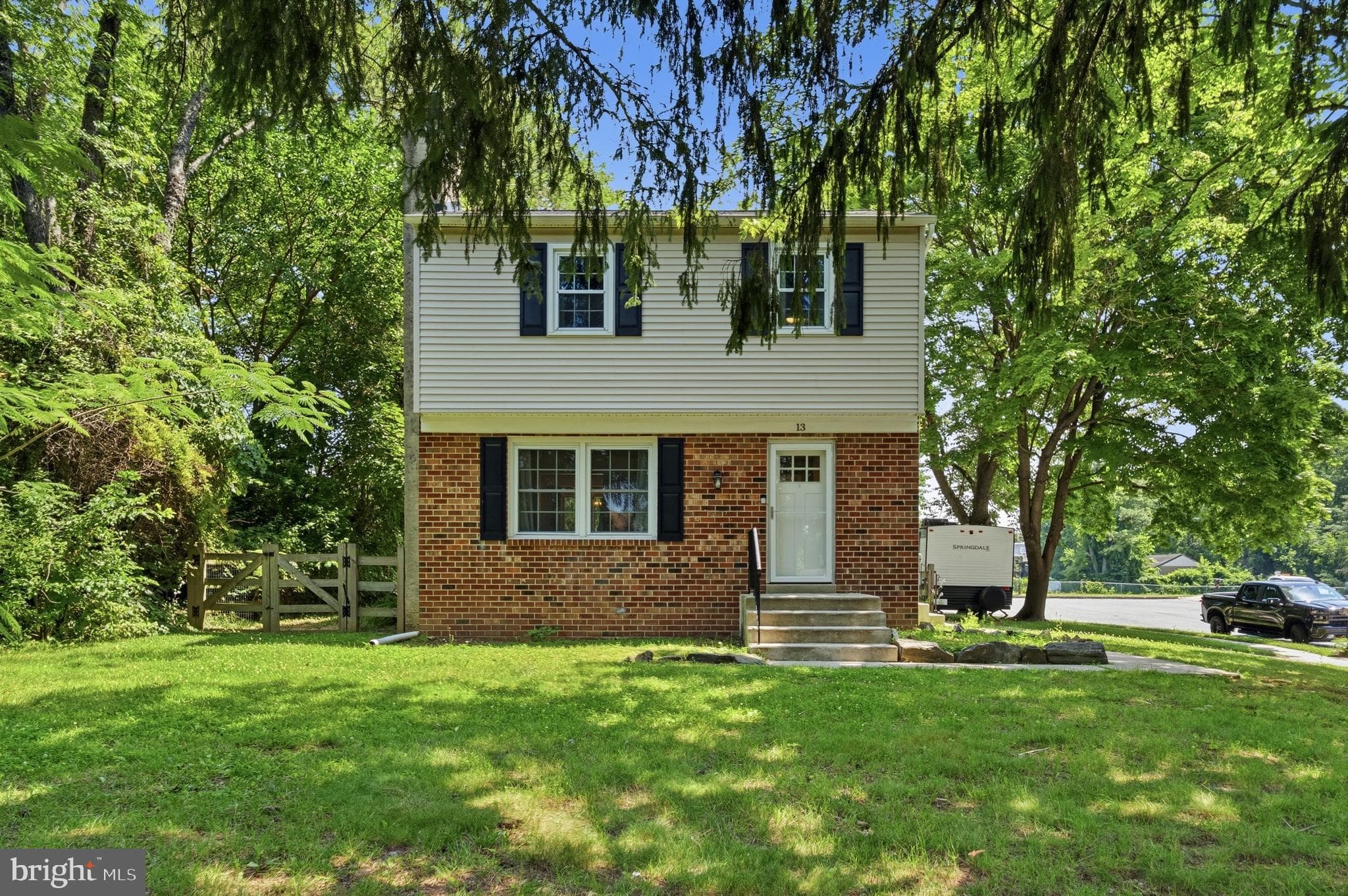13 Kathleen Dr, Upper Chichester, PA 19014