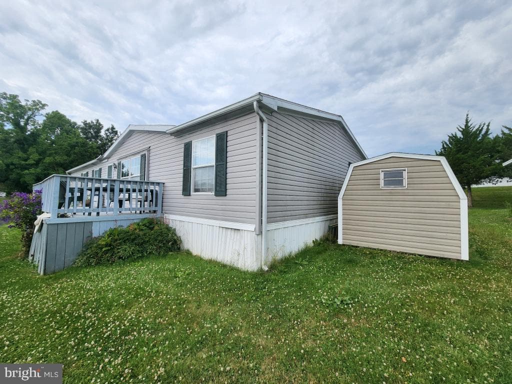 106 Clearfield Ct E, Lancaster, PA 17603