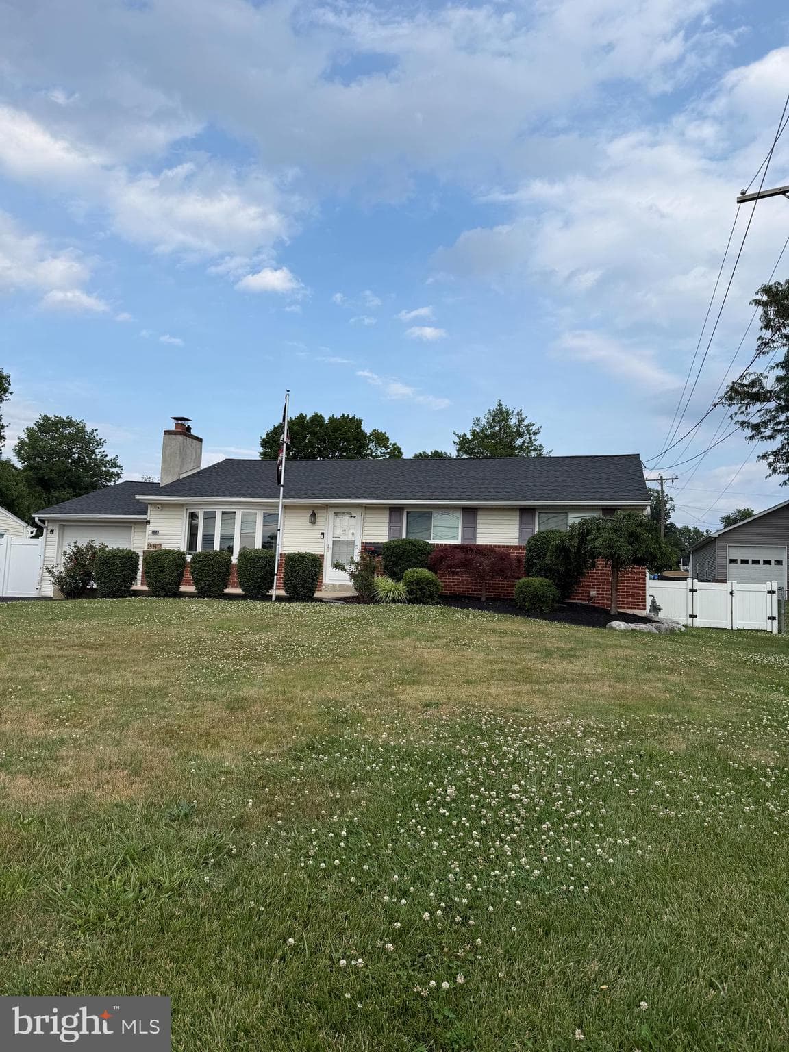 261 Valley Rd, Warminster, PA 18974