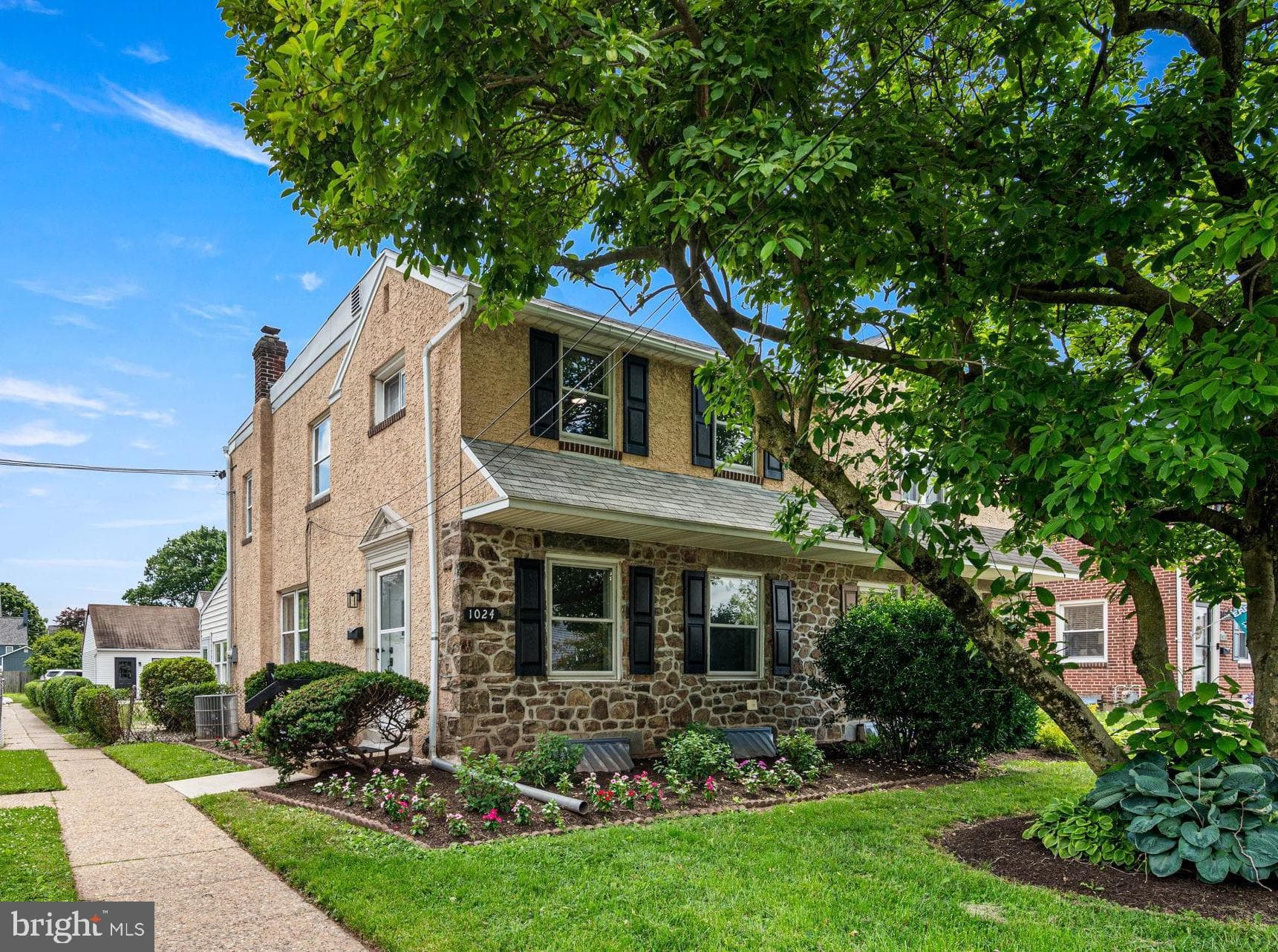 1024 W Bridge St, Phoenixville, PA 19460