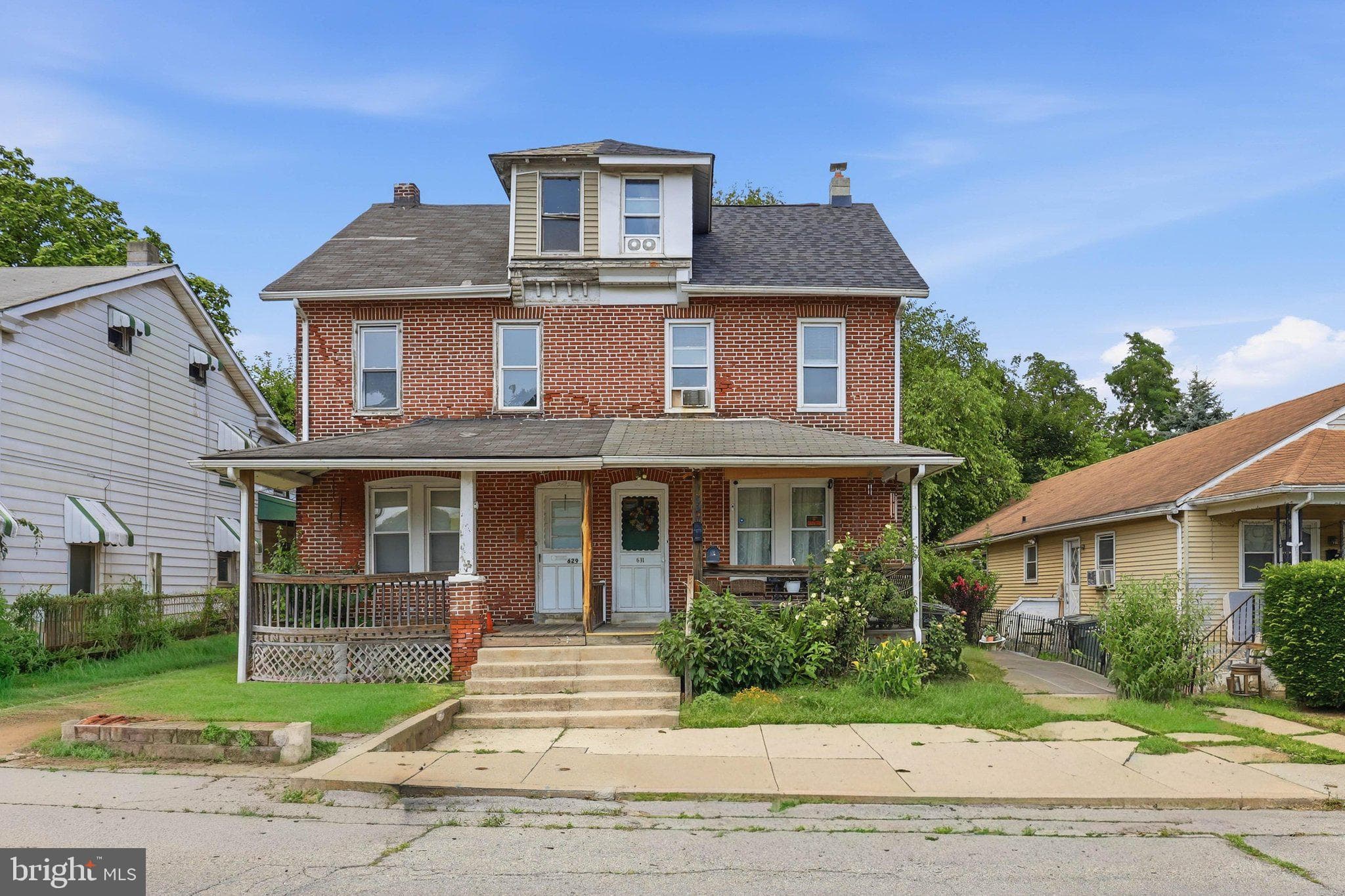631 E Chestnut St, Coatesville, PA 19320