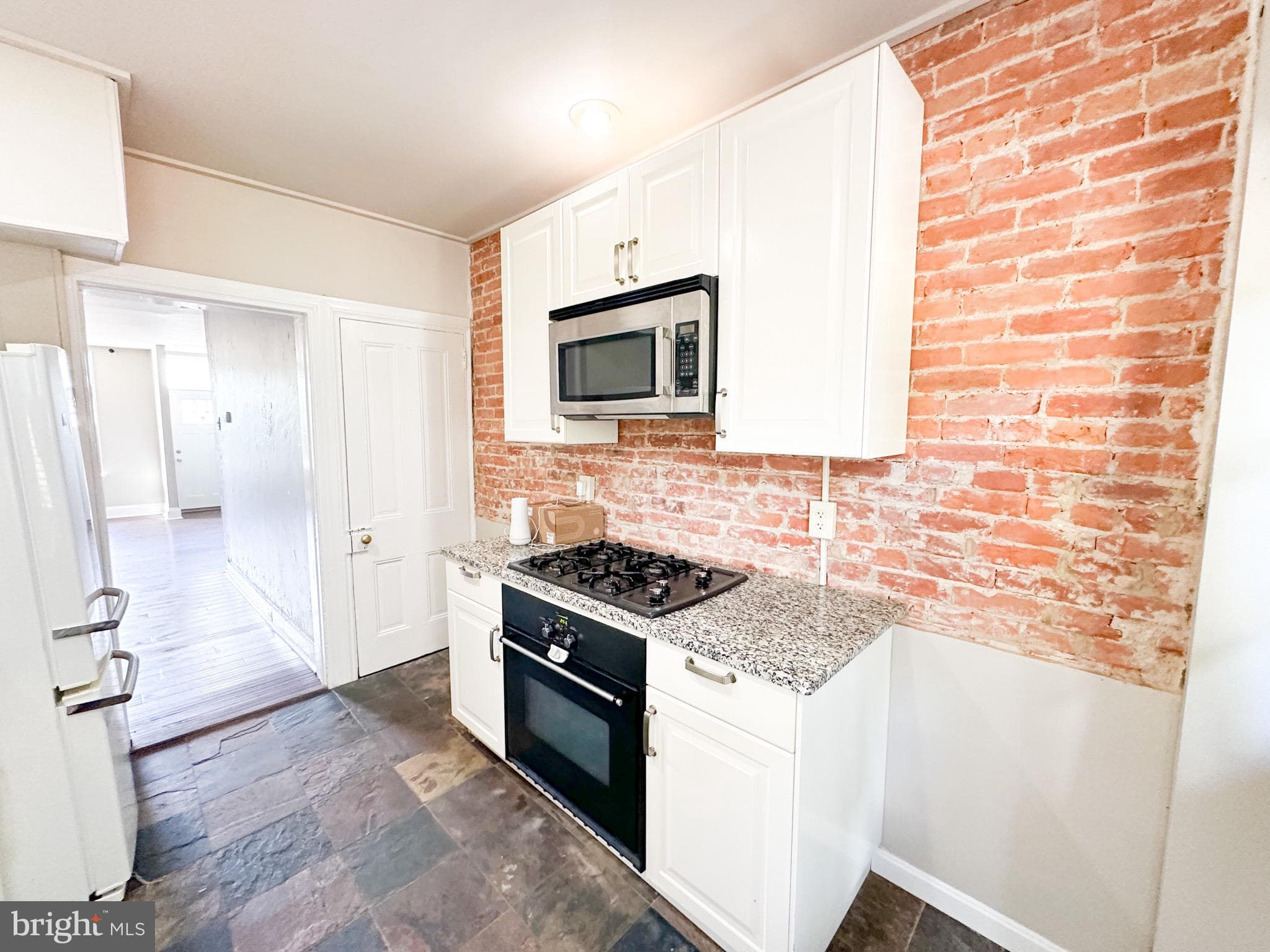 3885 Manor St, Philadelphia, PA 19128