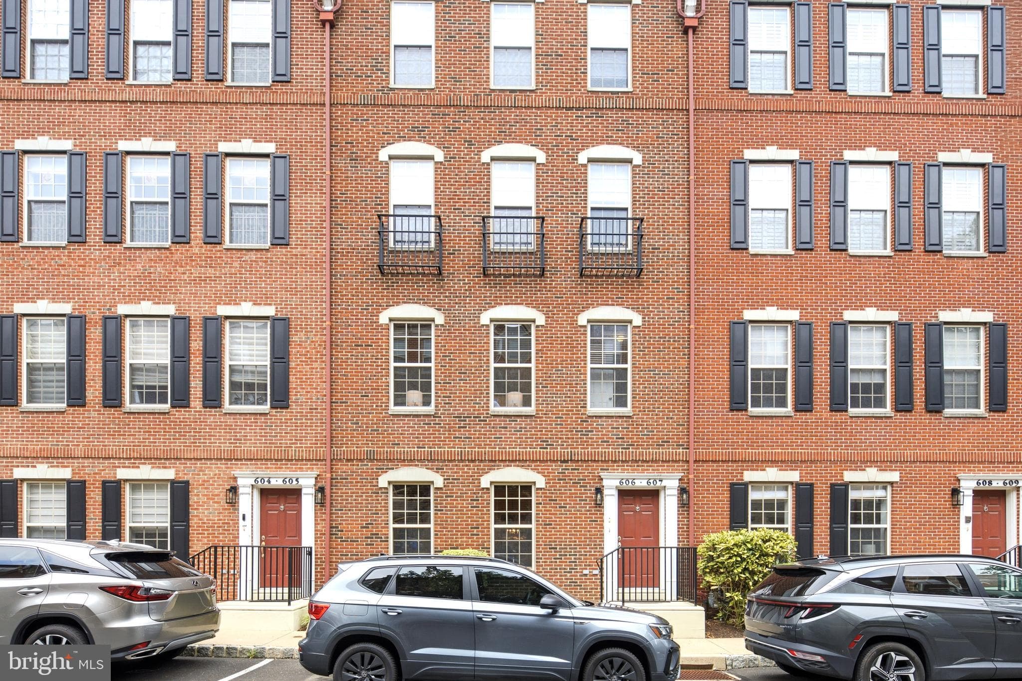 606 Admirals Way, Philadelphia, PA 19146