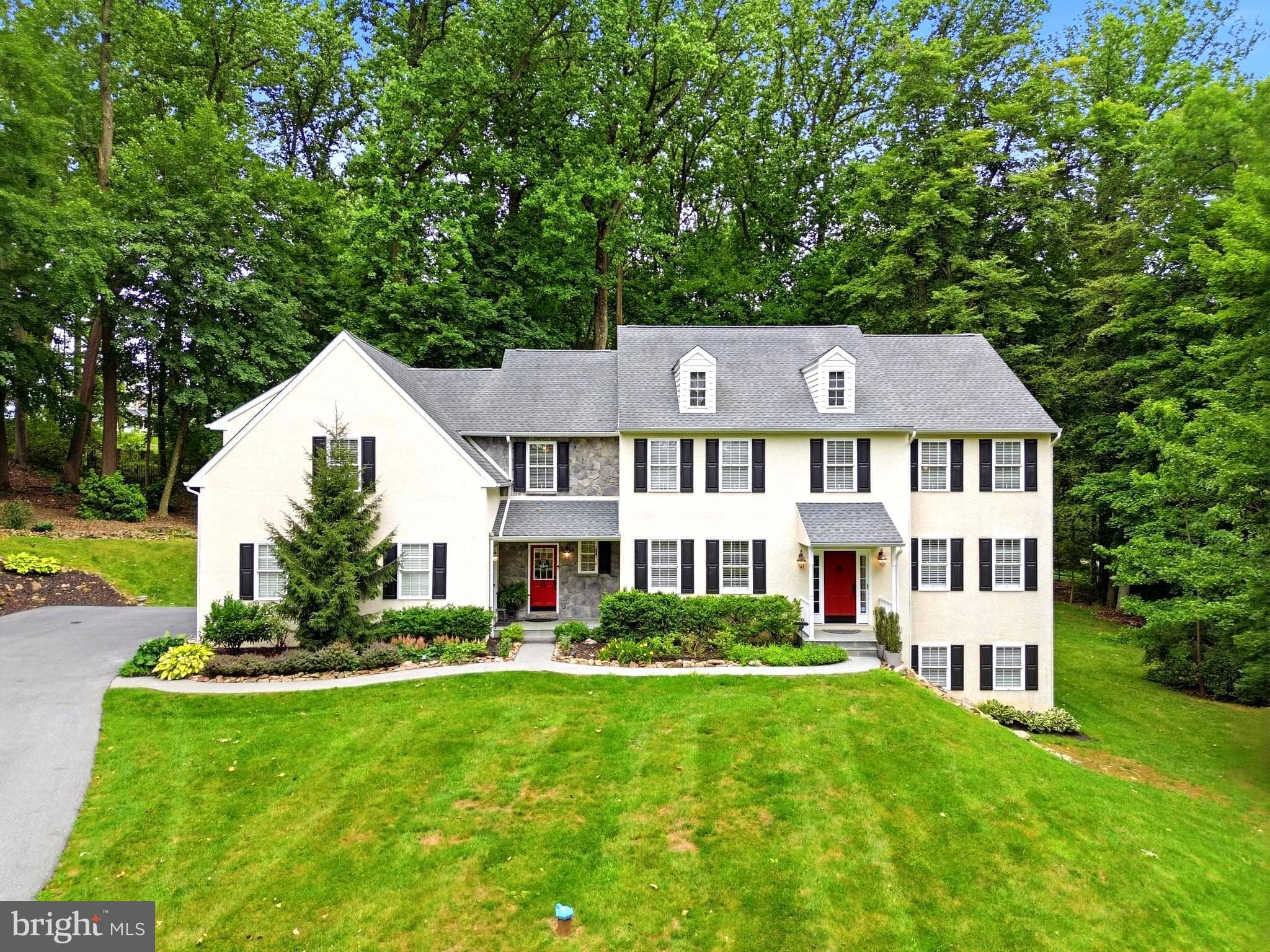 661 Saint Matthews Rd, Chester Springs, PA 19425