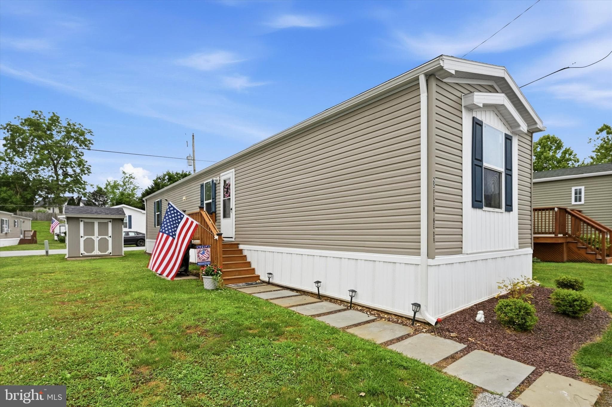 25 Fleming Dr, Coatesville, PA 19320