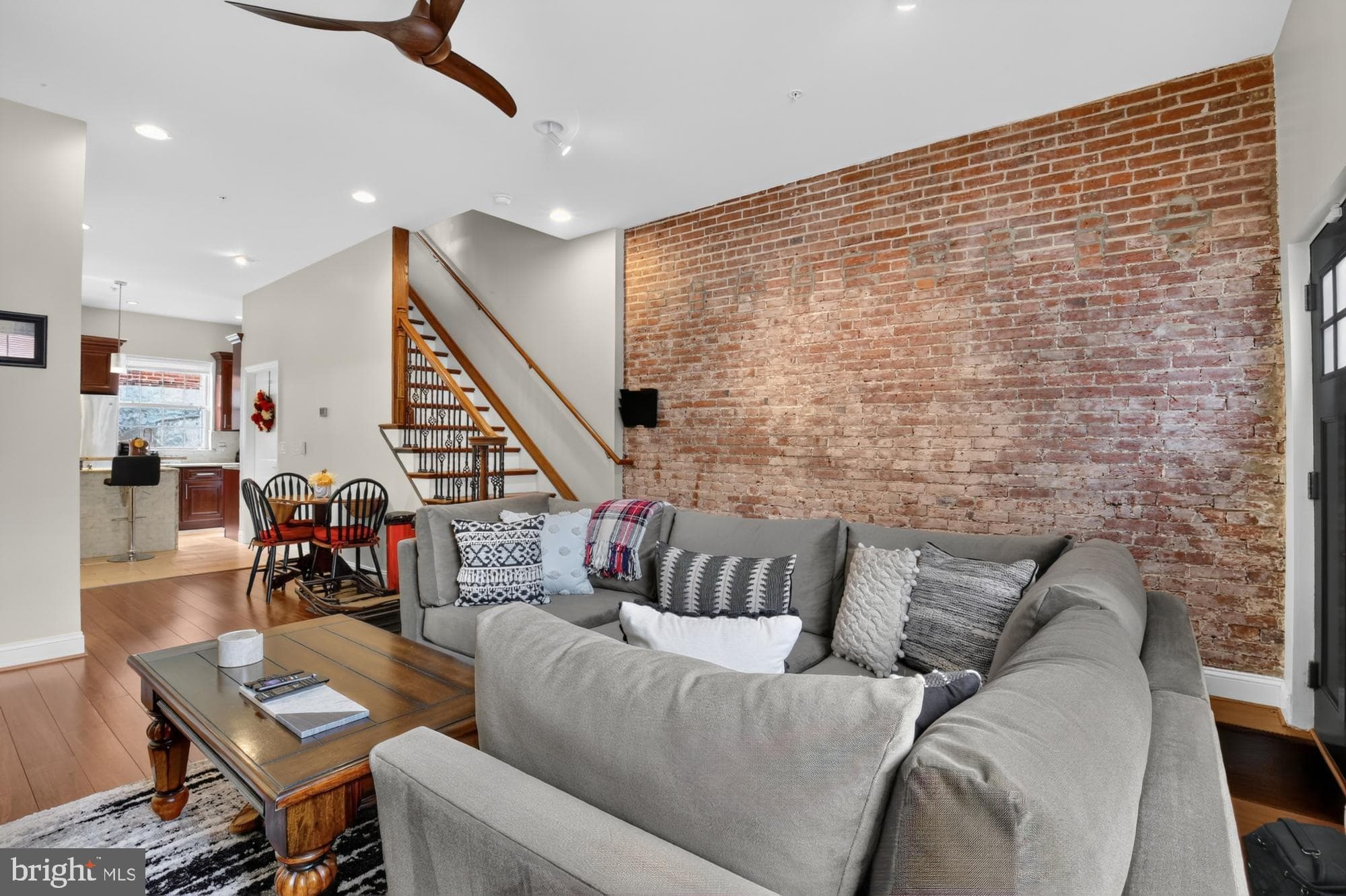 235 W Jefferson St, Philadelphia, PA 19122