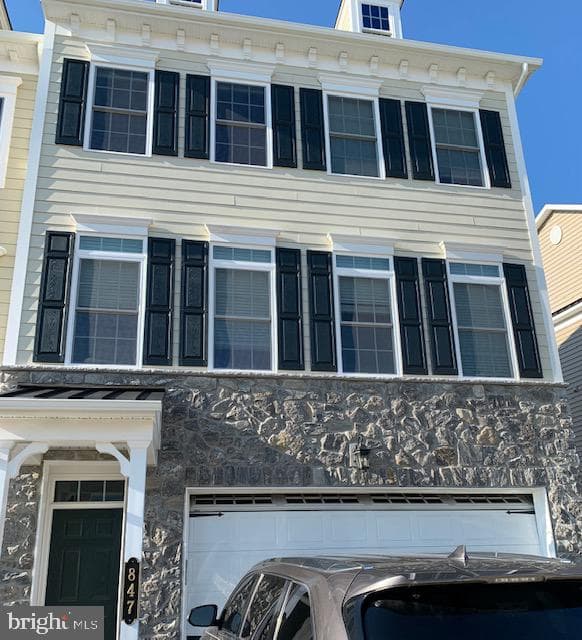 847 Stonecliffe Rd, Malvern, PA 19355