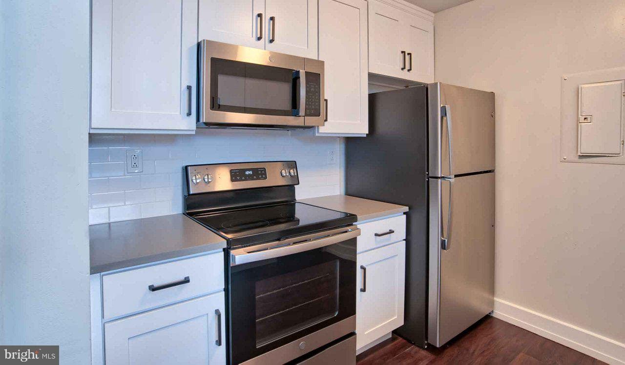 3131 Walnut St #417, Philadelphia, PA 19104
