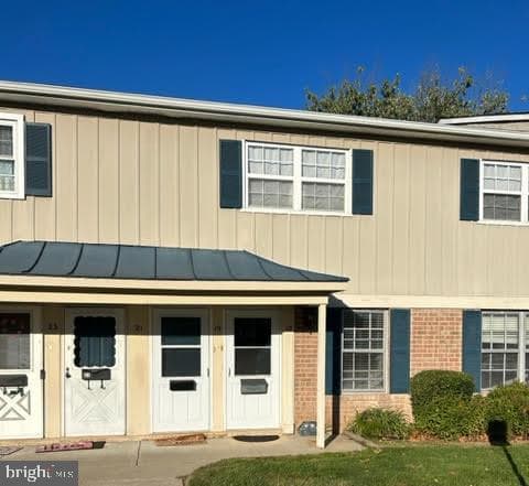 17 Belfast Dr, North Wales, PA 19454