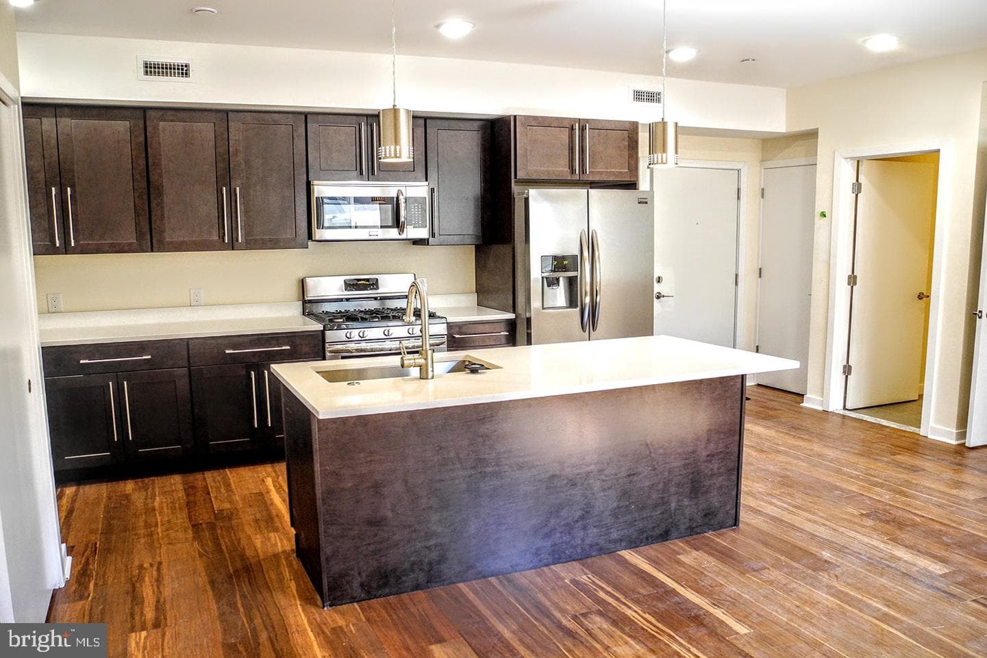 934 S 5th St #unit B2, Philadelphia, PA 19147