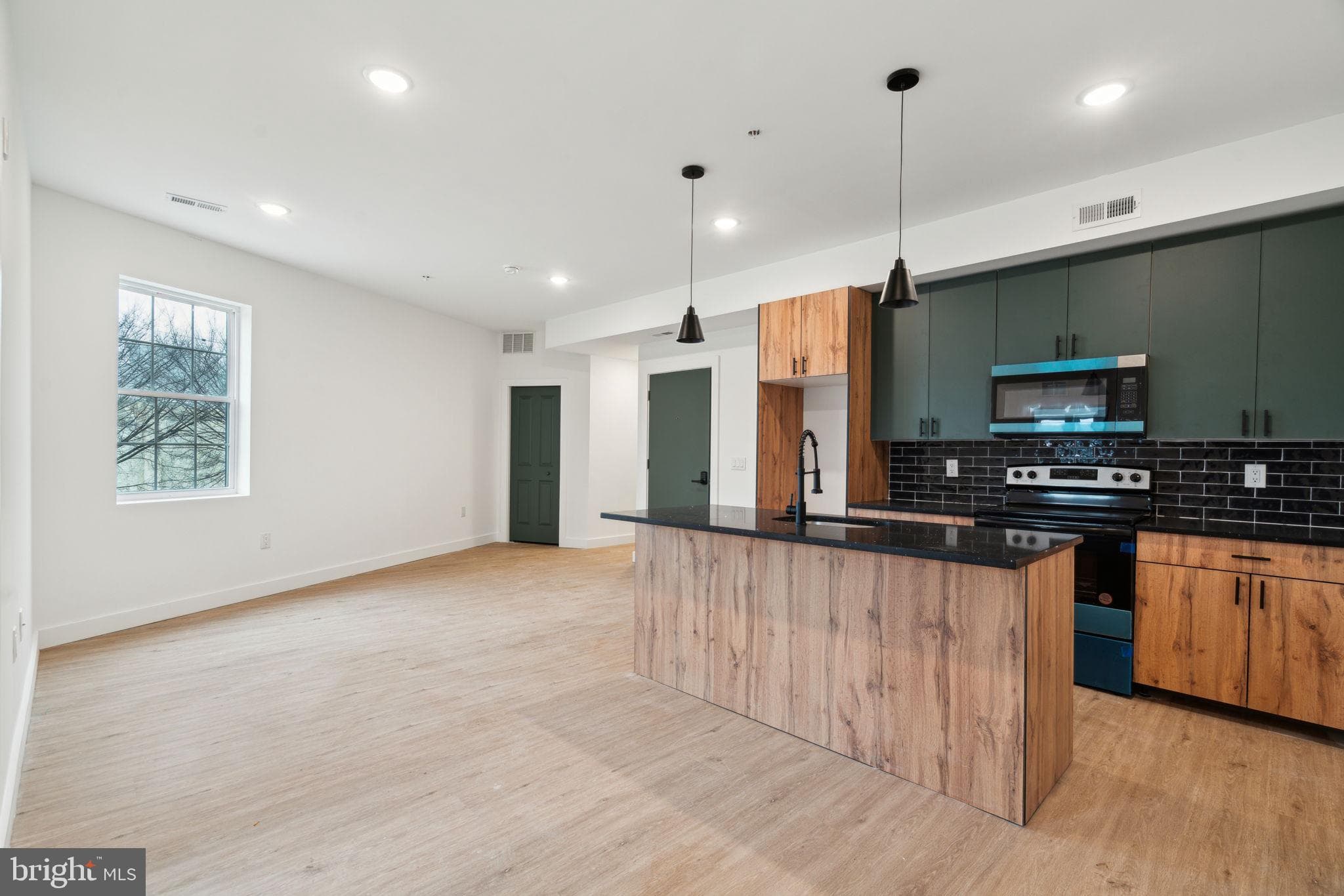 4181 Mantua Ave #4, Philadelphia, PA 19104
