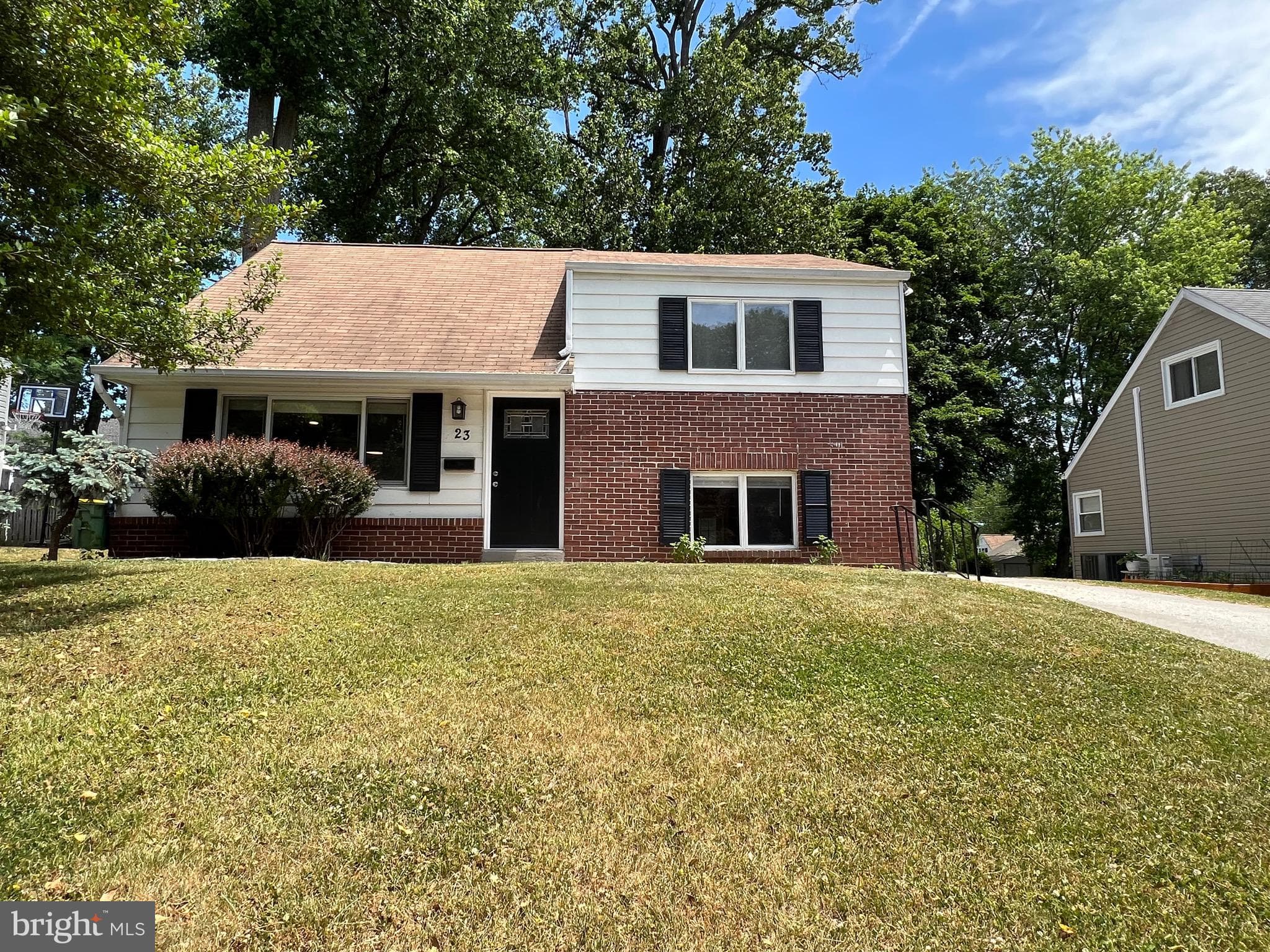 23 Greentree Ln, Malvern, PA 19355