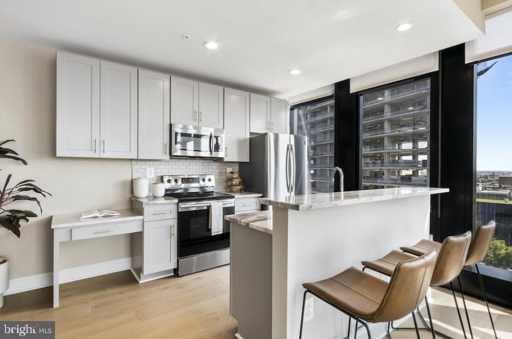 30 N 23rd St #2212, Philadelphia, PA 19103
