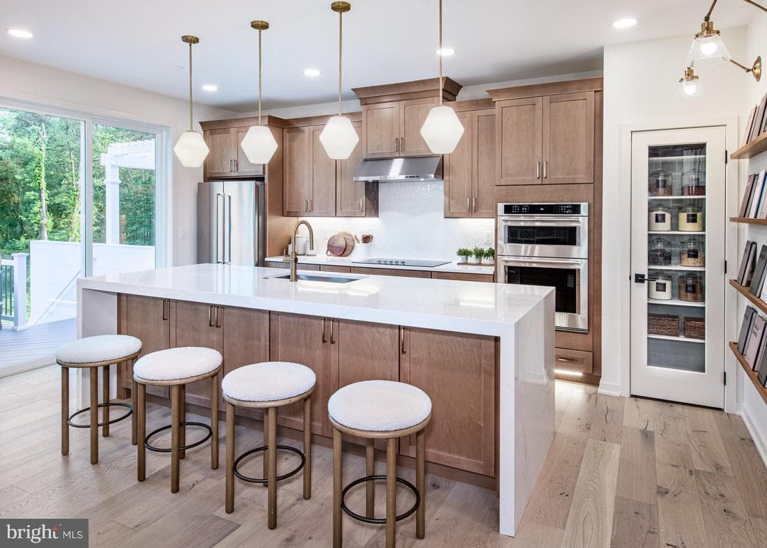 62 Grayson Ln, Downingtown, PA 19335